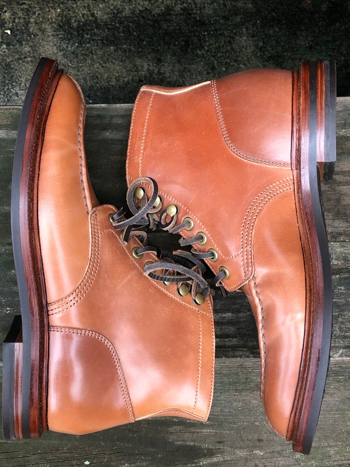 Photo by elhijodemrmet on October 1, 2022 of the Grant Stone Ottawa Boot in Horween Honey Glazed Shell Cordovan.