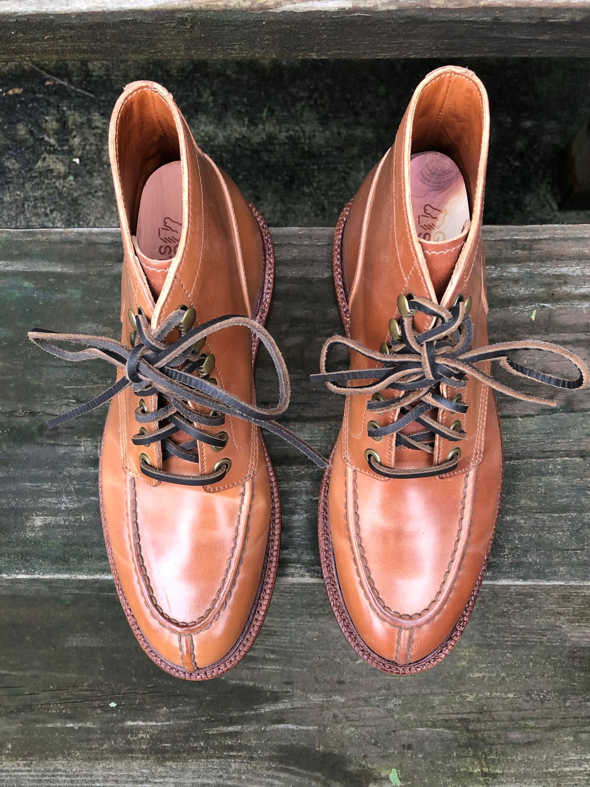 Photo by elhijodemrmet on October 1, 2022 of the Grant Stone Ottawa Boot in Horween Honey Glazed Shell Cordovan.