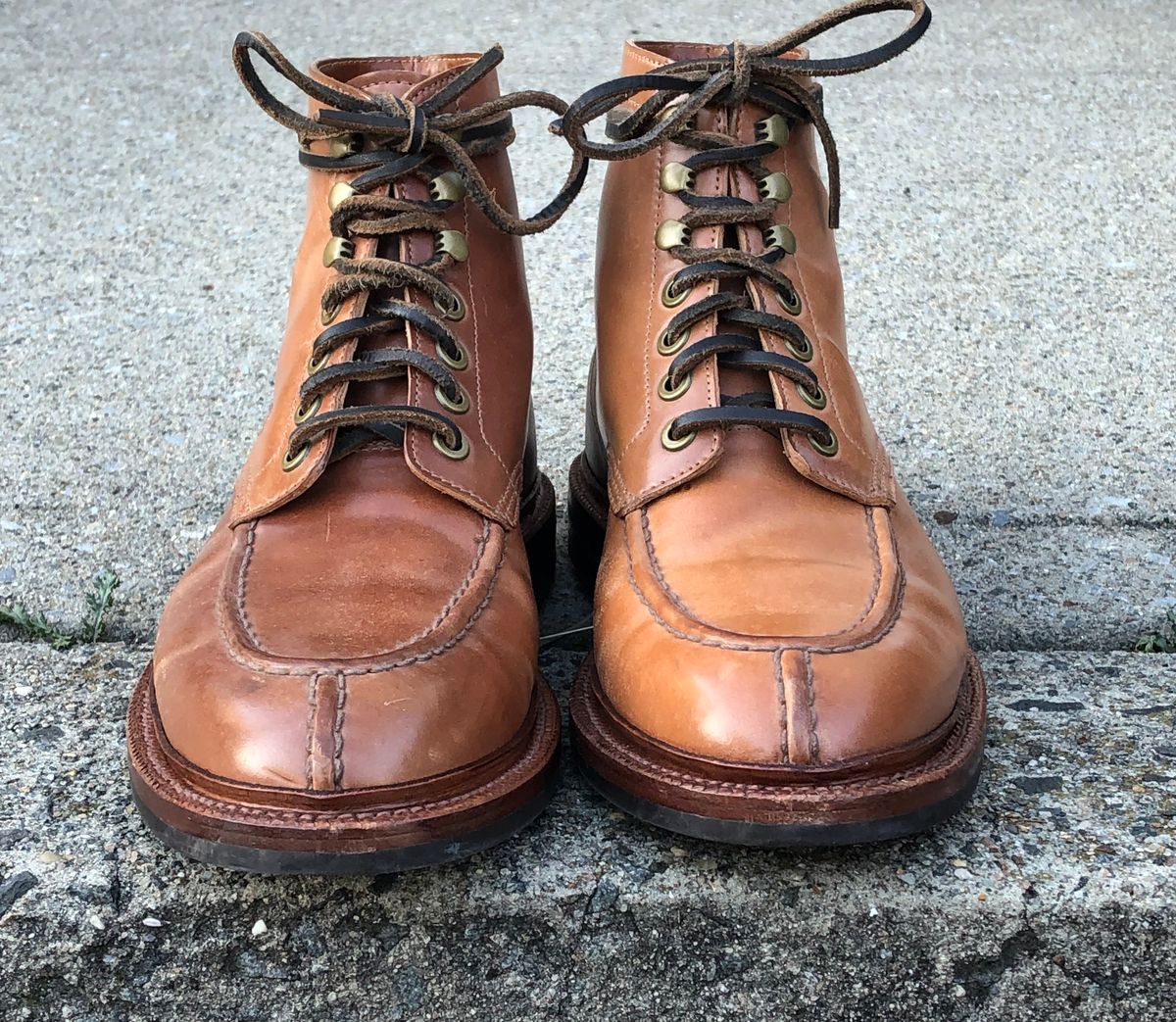 Photo by elhijodemrmet on February 1, 2023 of the Grant Stone Ottawa Boot in Horween Honey Glazed Shell Cordovan.