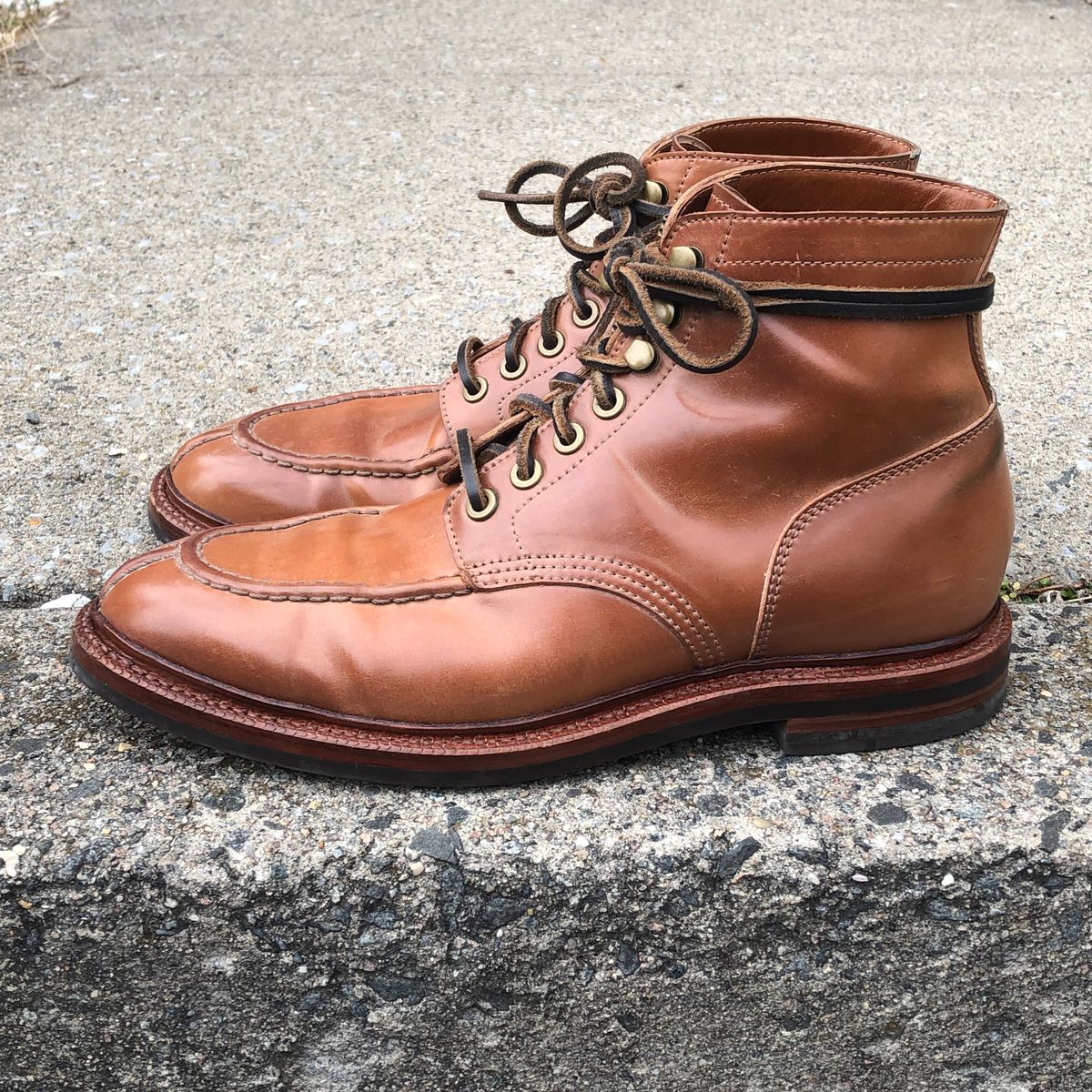 Photo by elhijodemrmet on March 1, 2023 of the Grant Stone Ottawa Boot in Horween Honey Glazed Shell Cordovan.