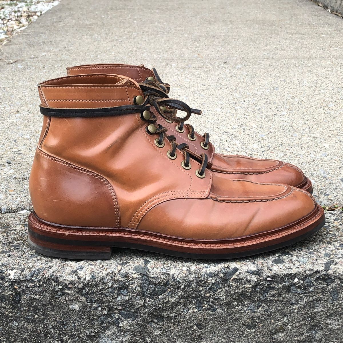 Photo by elhijodemrmet on March 1, 2023 of the Grant Stone Ottawa Boot in Horween Honey Glazed Shell Cordovan.