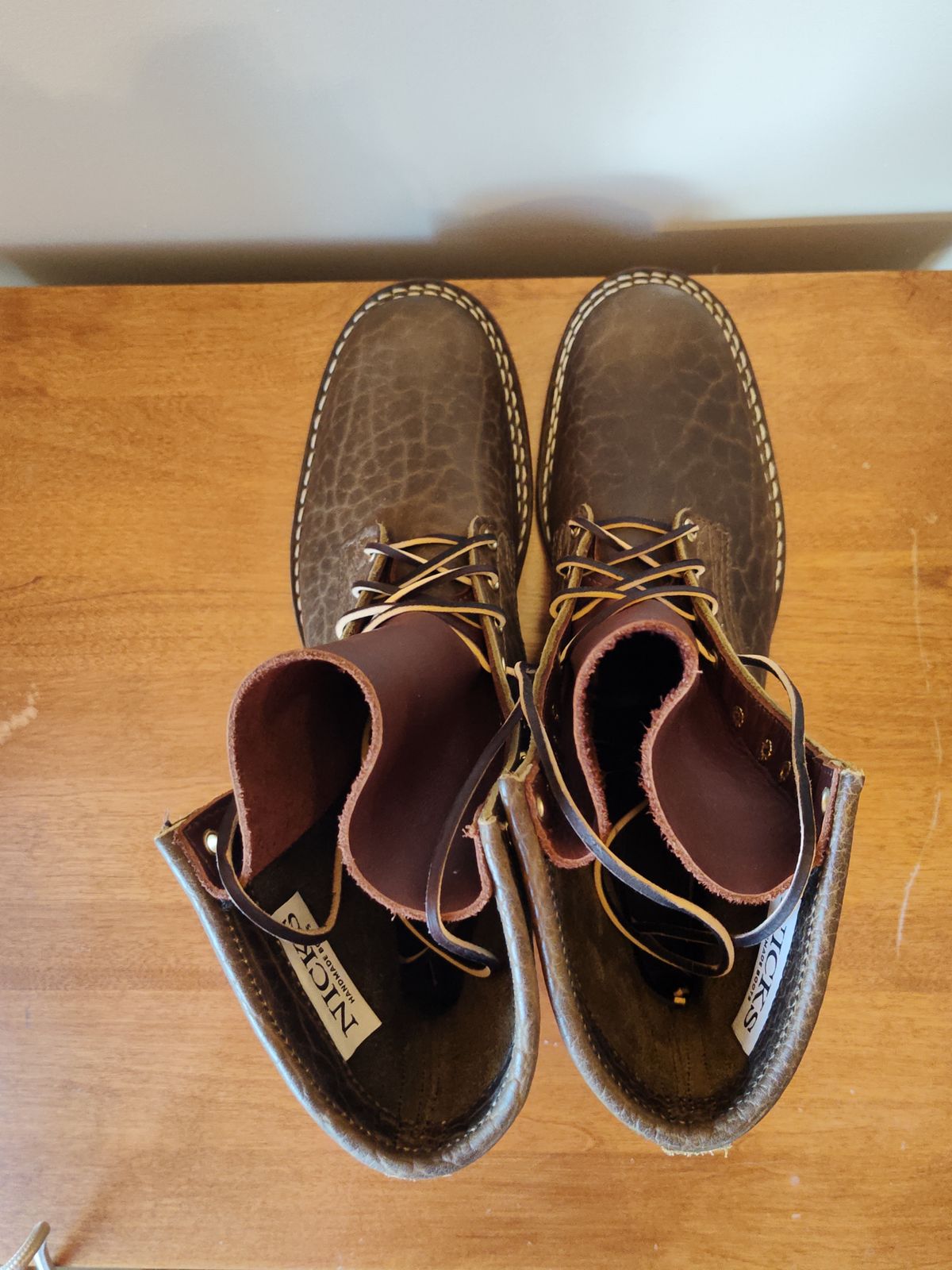 Photo by amart32 on October 1, 2023 of the Nicks MTO in Law Tanning Olive Smooth Shruken Bison.