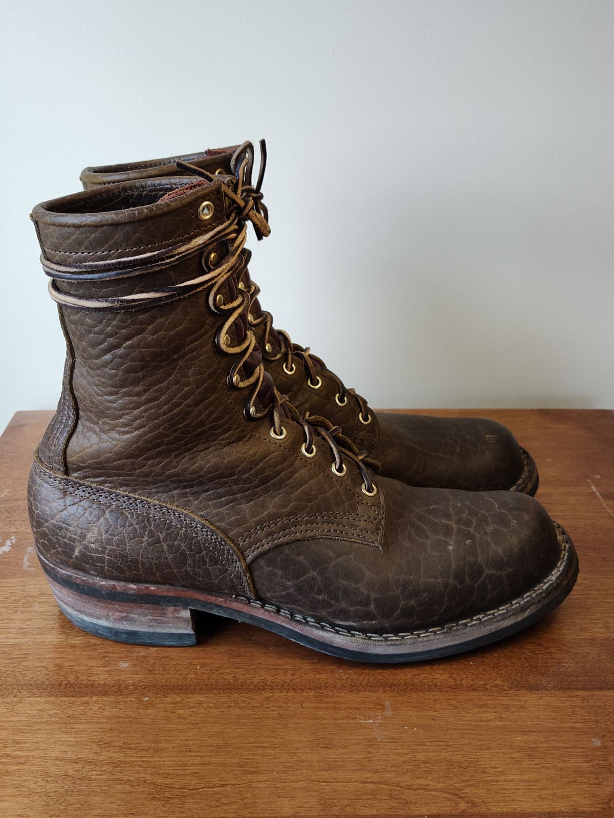 Photo by amart32 on November 4, 2023 of the Nicks MTO in Law Tanning Olive Smooth Shruken Bison.