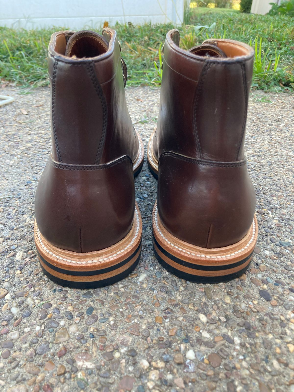 Photo by scuff on October 1, 2022 of the Grant Stone Diesel Boot in Horween Crimson Chromexcel.