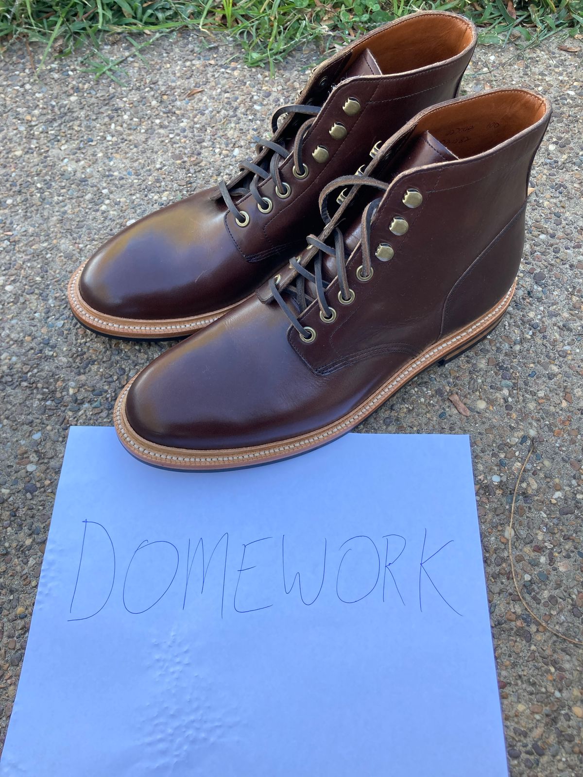 Photo by scuff on October 1, 2022 of the Grant Stone Diesel Boot in Horween Crimson Chromexcel.