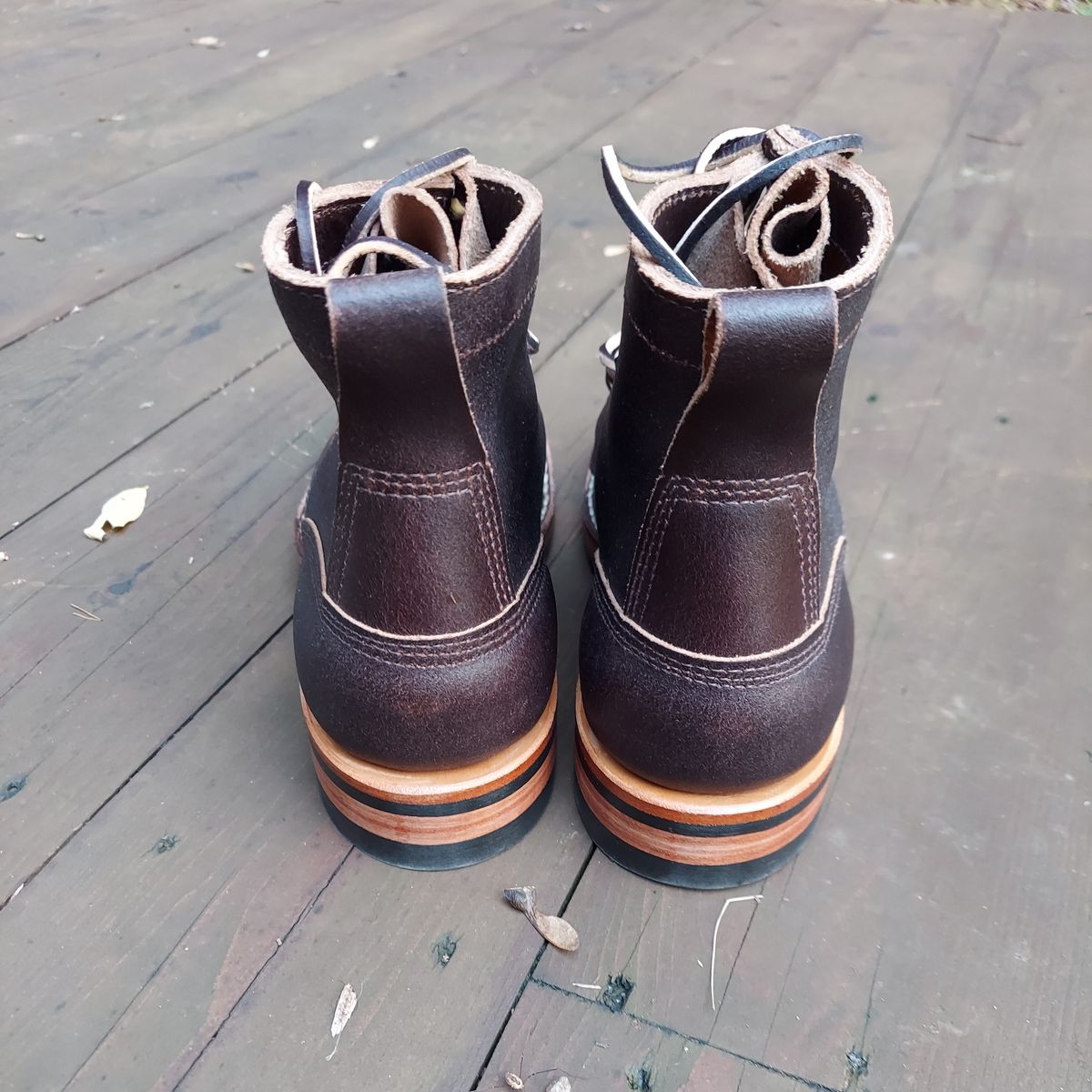 Photo by Boots on September 20, 2023 of the White's 350 Cruiser in Horween Dark Brown Waxed Flesh.