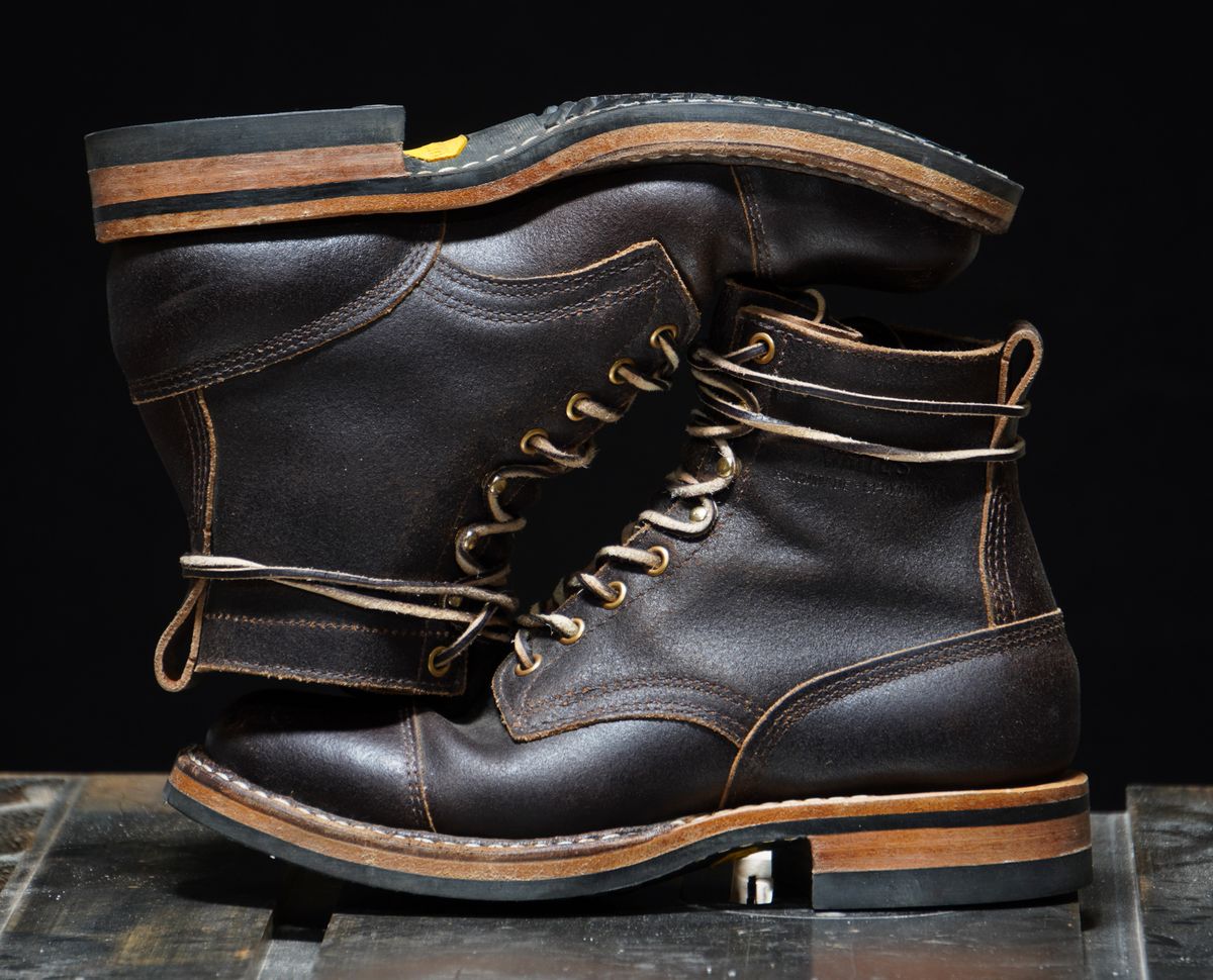 Photo by Boots on November 3, 2023 of the White's 350 Cruiser in Horween Dark Brown Waxed Flesh.