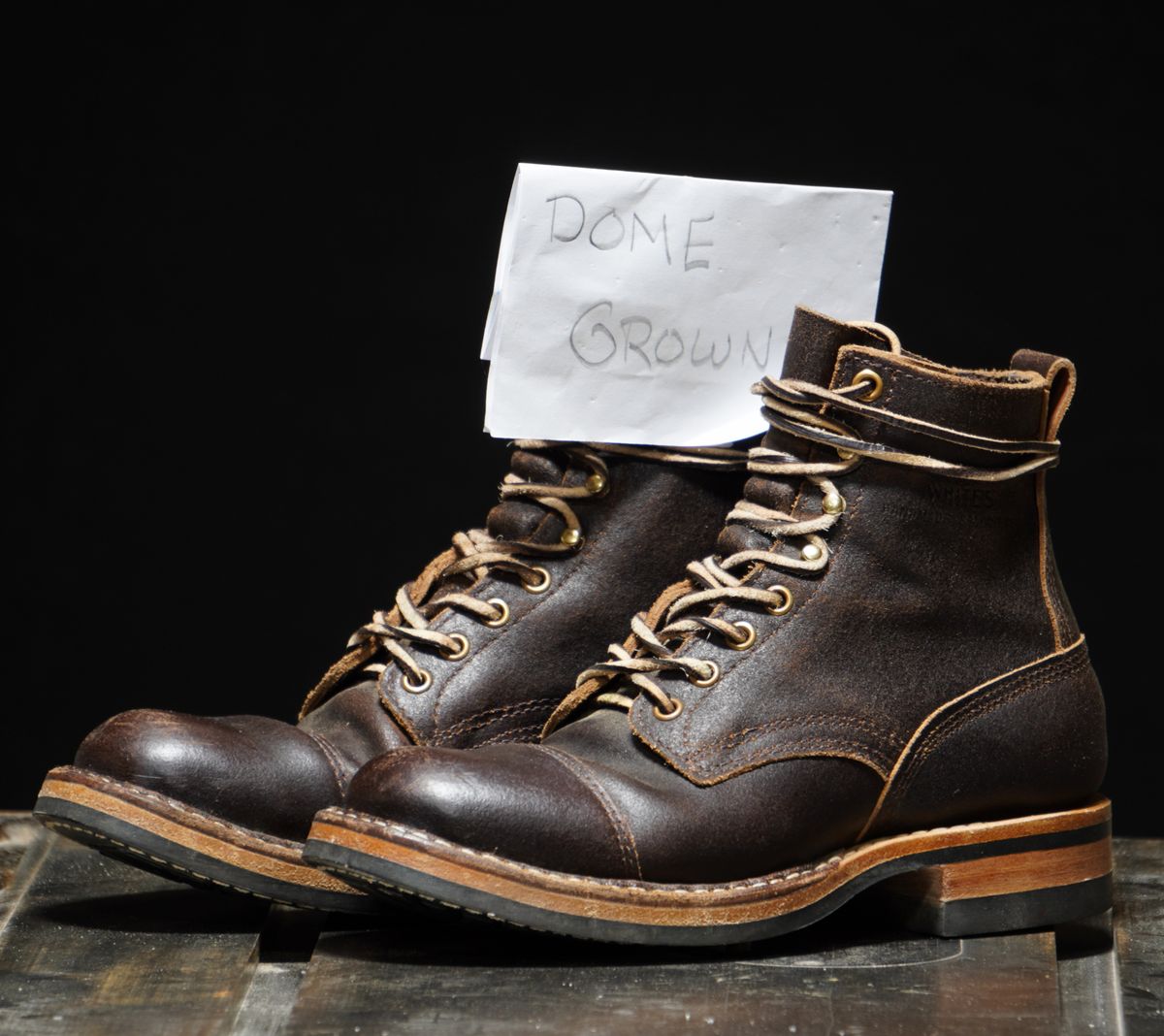 Photo by Boots on November 3, 2023 of the White's 350 Cruiser in Horween Dark Brown Waxed Flesh.