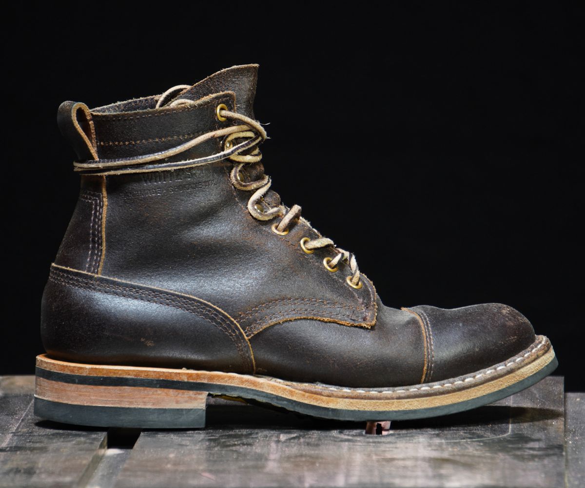 Photo by Boots on December 6, 2023 of the White's 350 Cruiser in Horween Dark Brown Waxed Flesh.