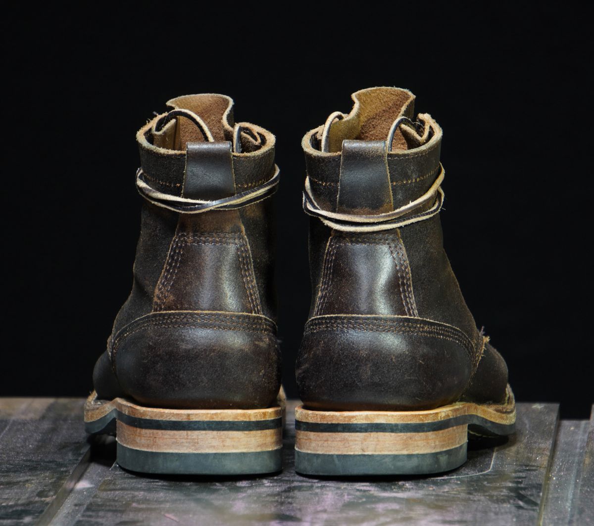 Photo by Boots on January 6, 2024 of the White's 350 Cruiser in Horween Dark Brown Waxed Flesh.