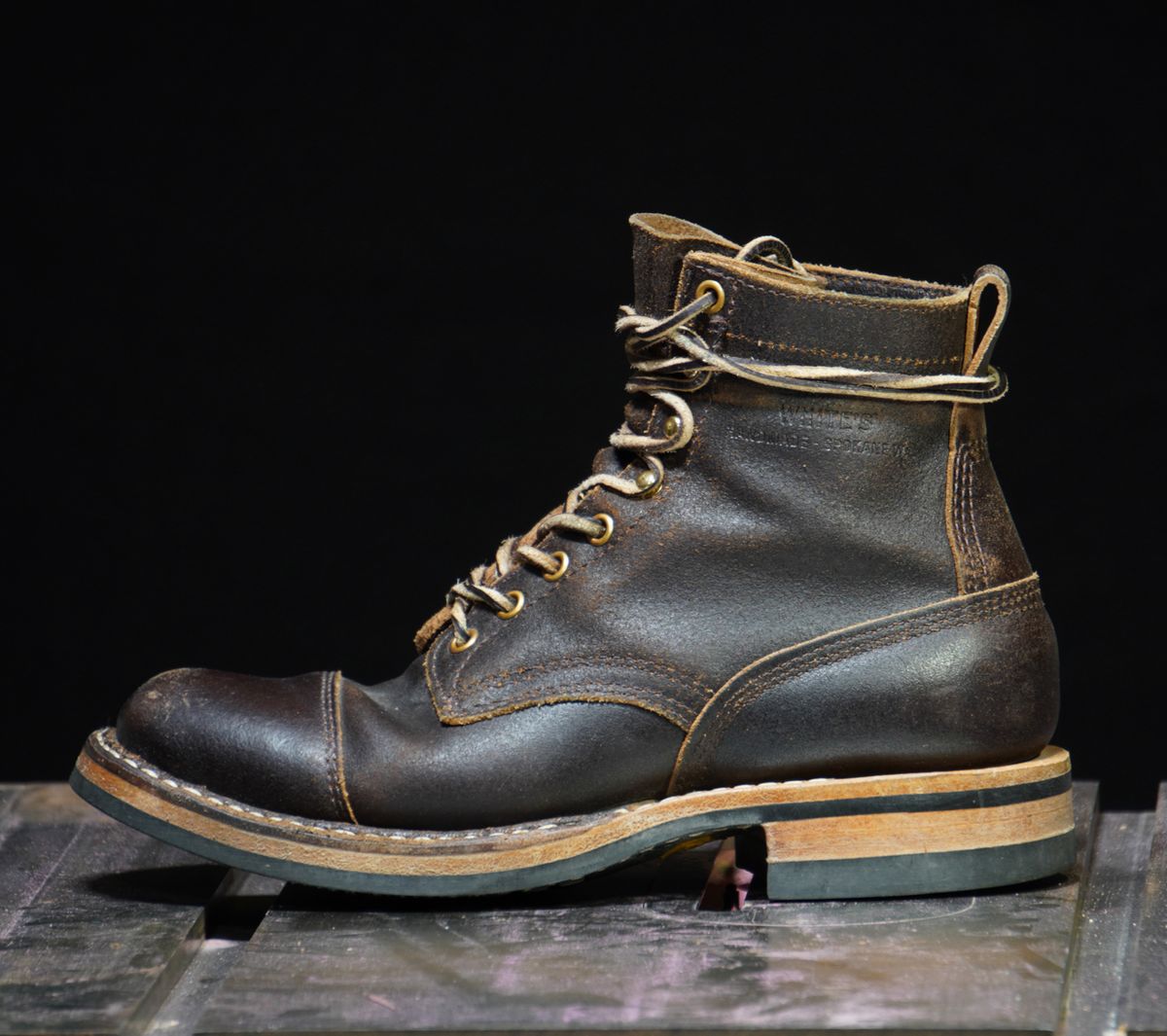 Photo by Boots on January 6, 2024 of the White's 350 Cruiser in Horween Dark Brown Waxed Flesh.