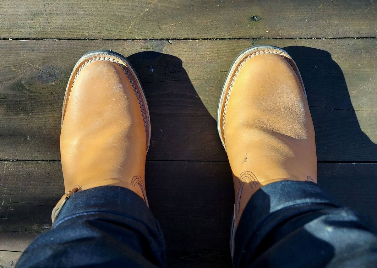 Photo by Boots on November 3, 2024 of the Wesco x S&S Van Cleef III in Horween Natural Essex.