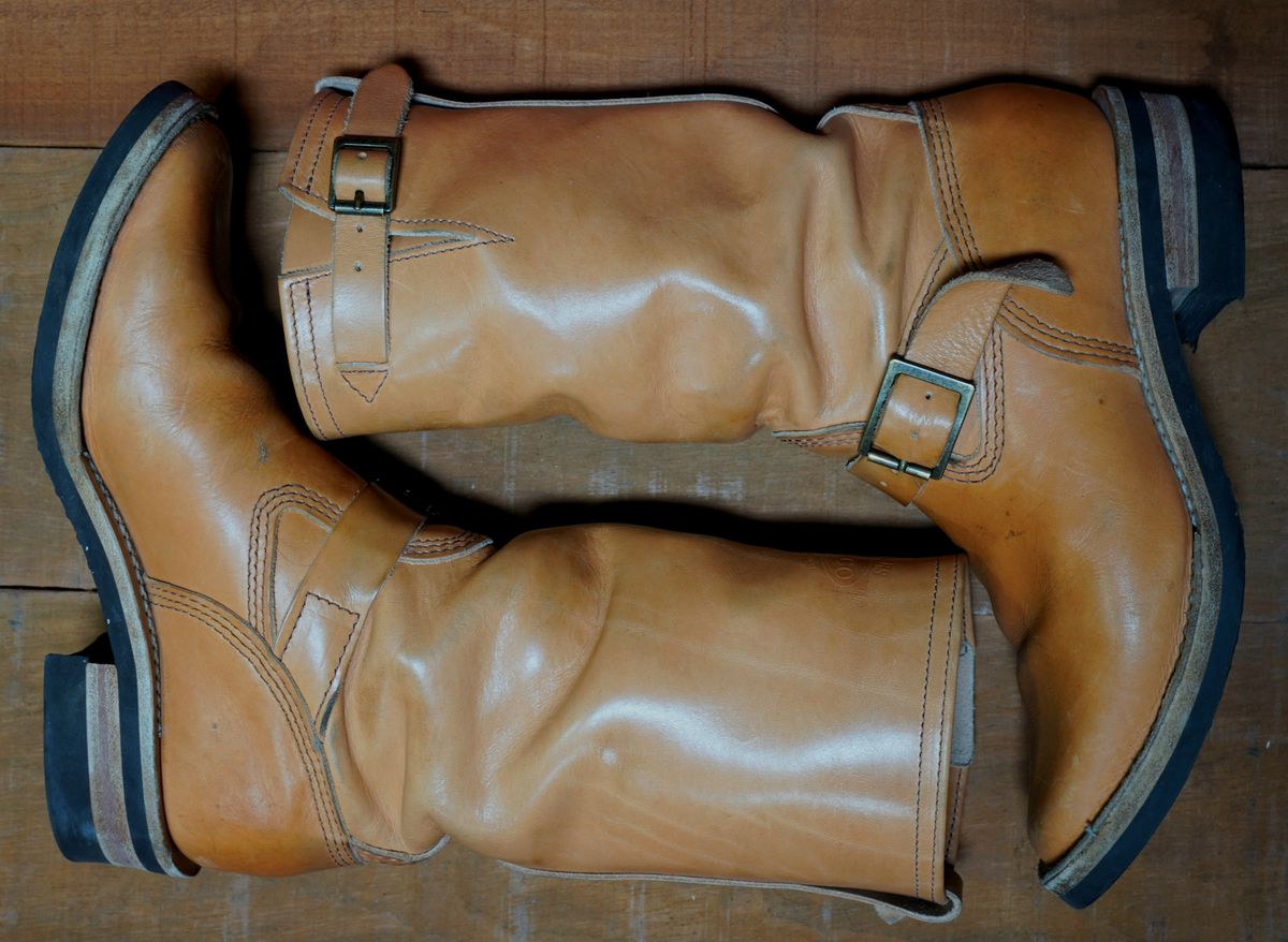 Photo by Boots on January 5, 2025 of the Wesco x S&S Van Cleef III in Horween Natural Essex.