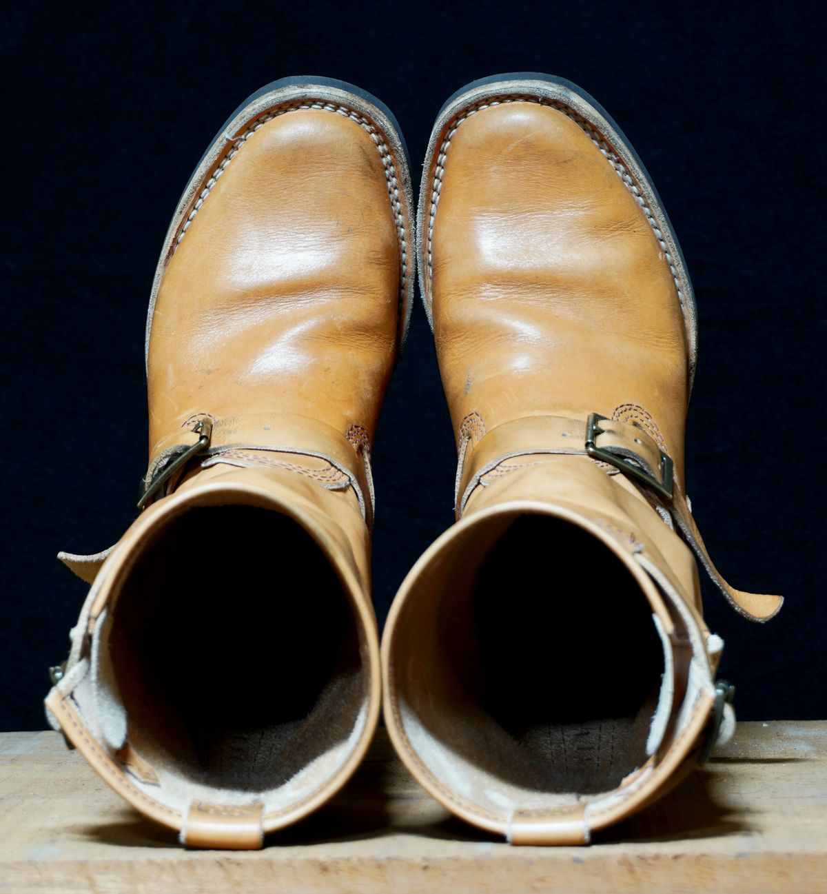 Photo by Boots on January 5, 2025 of the Wesco x S&S Van Cleef III in Horween Natural Essex.