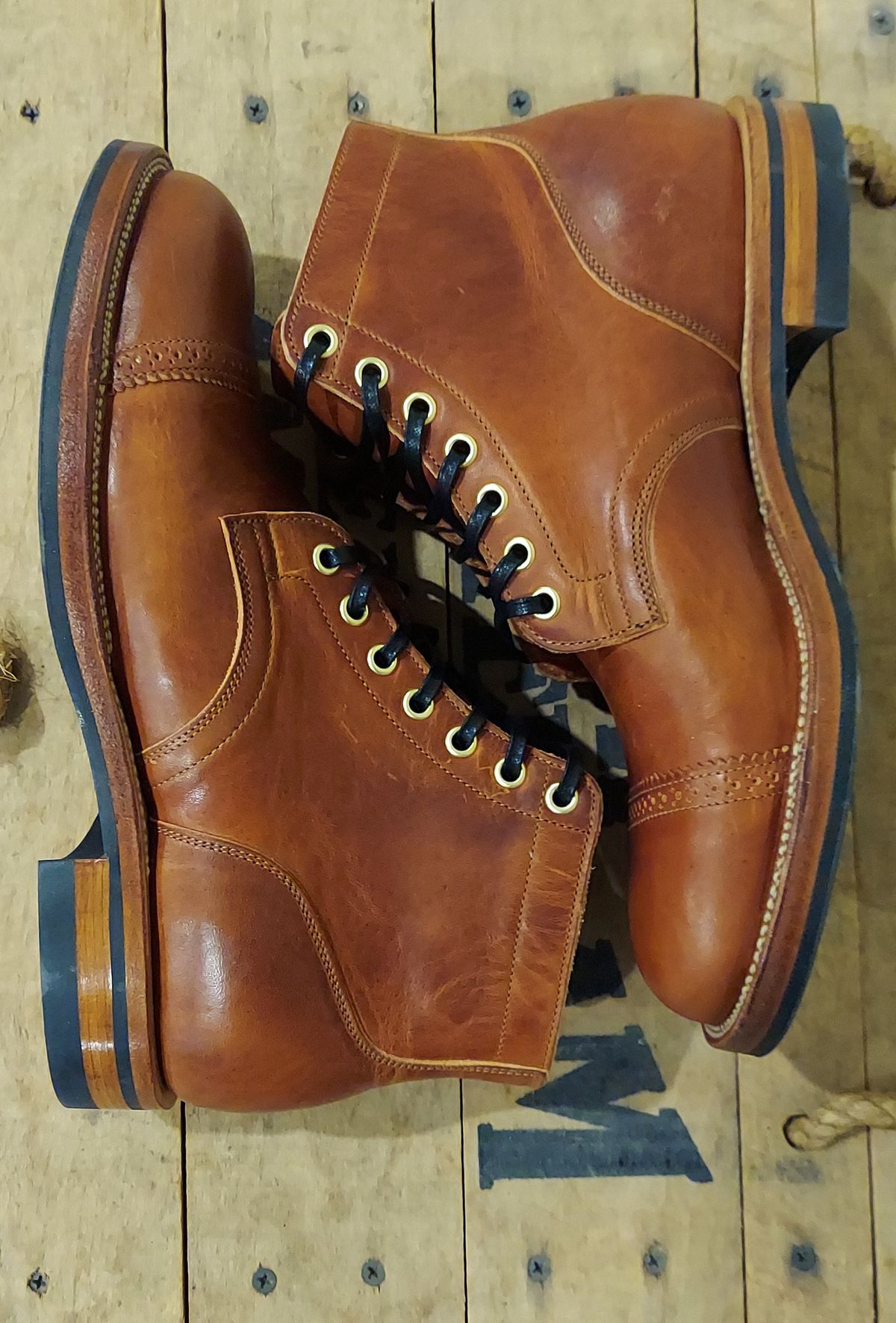 Photo by Boots on October 1, 2022 of the Viberg Service Boot in Horween Burned Oak Dublin.