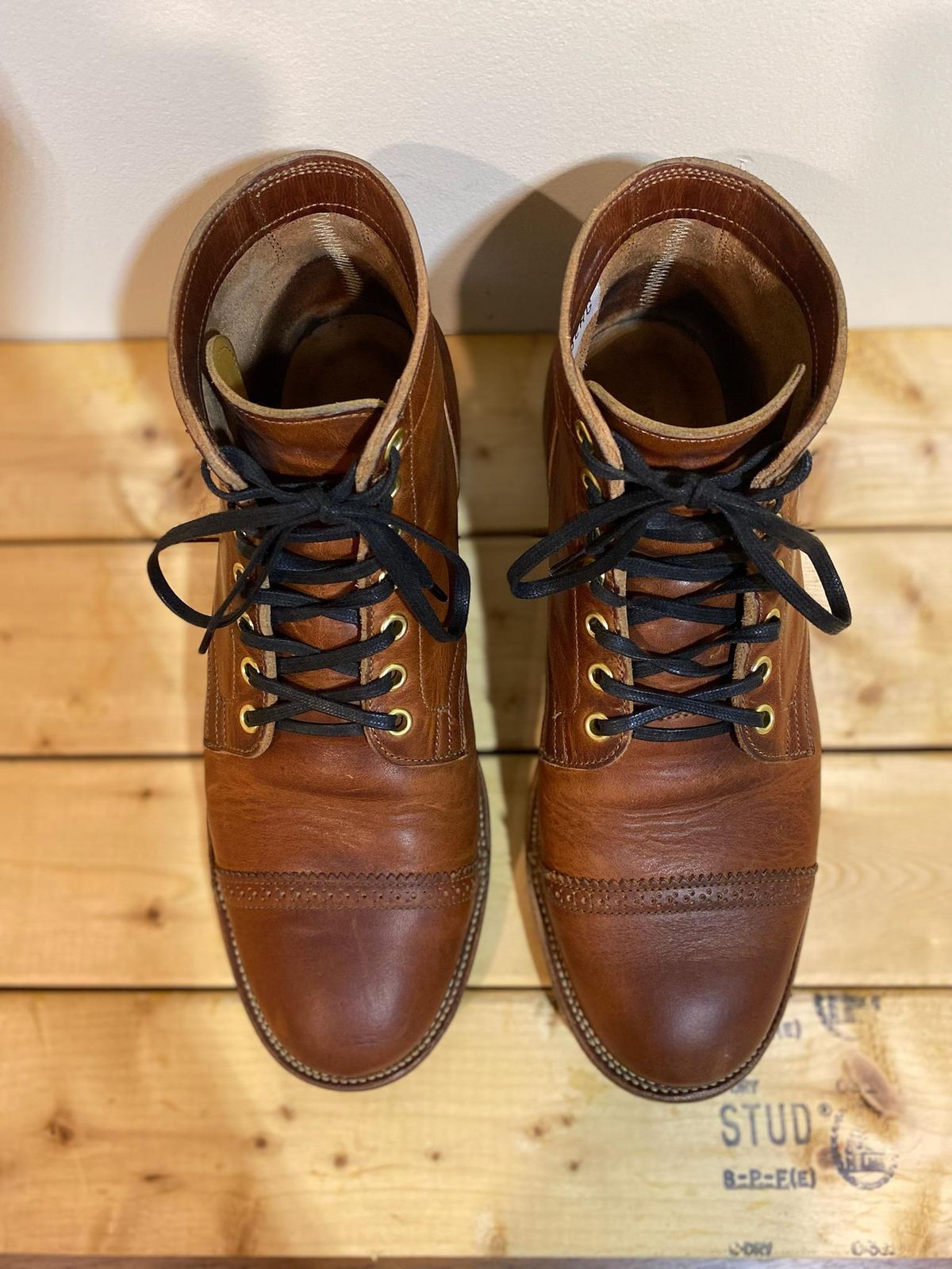Photo by Boots on November 2, 2022 of the Viberg Service Boot in Horween Burned Oak Dublin.