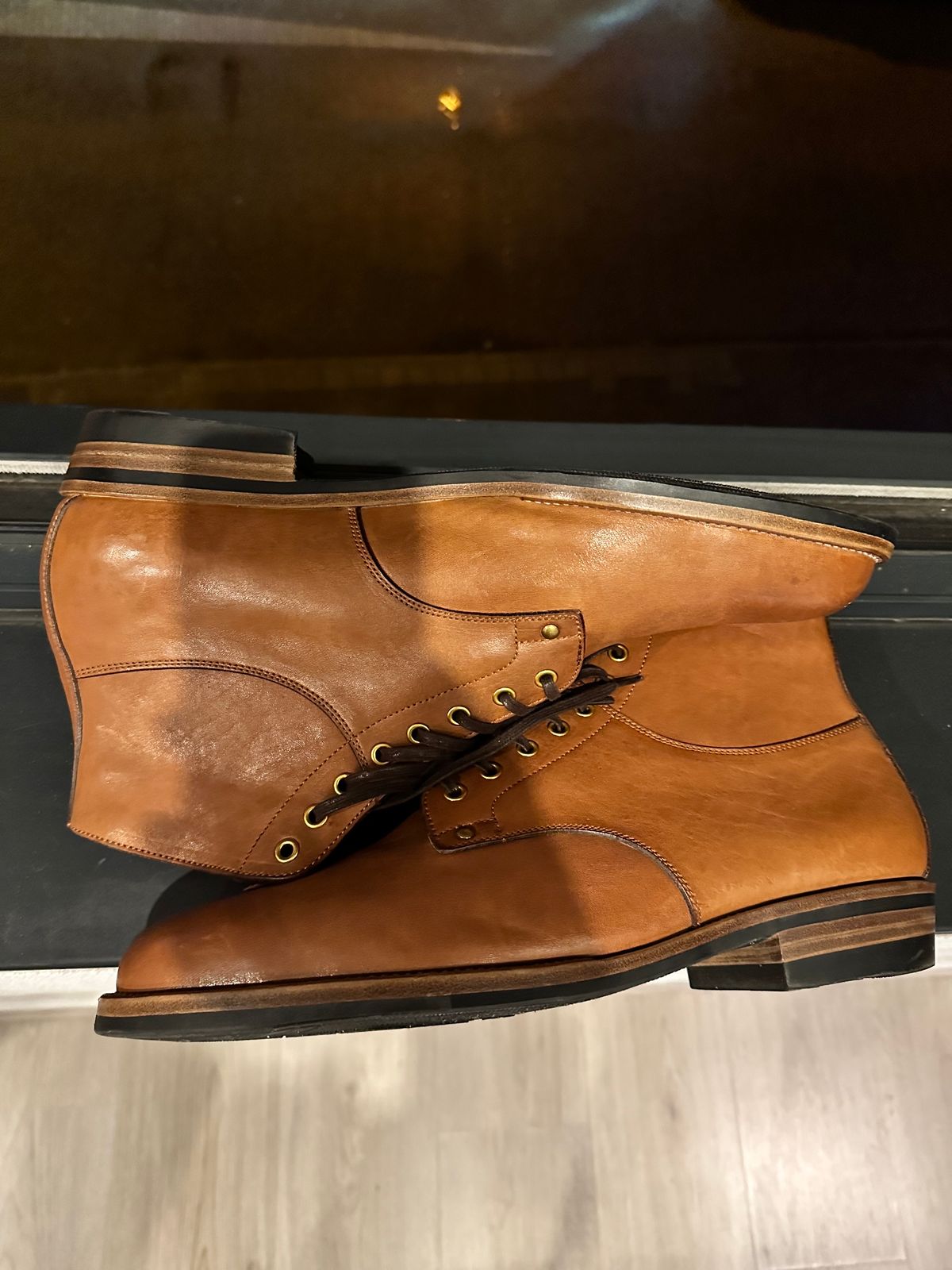 Photo by Darkkp on December 5, 2023 of the Iron Boots x Østmo Type 1 in Maryam Light Brown Washed Horsehide.