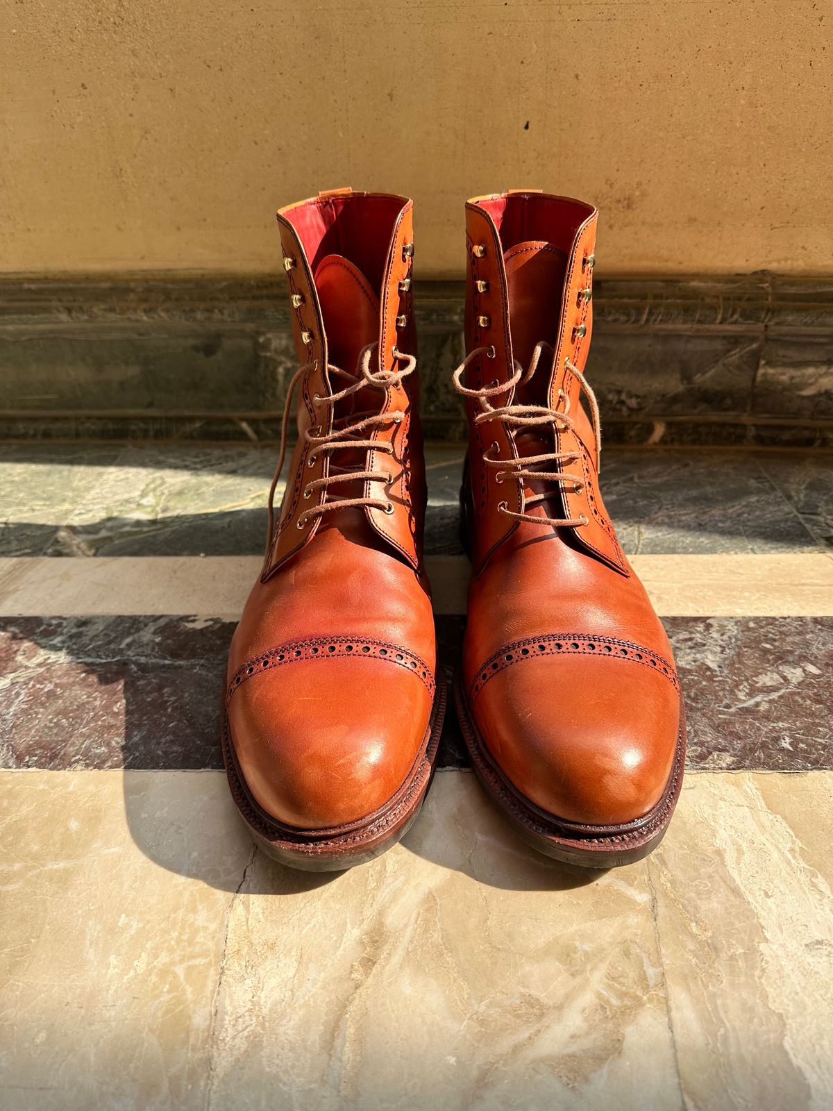 Photo by Darkkp on January 5, 2023 of the Carmina Toecap Brogue Jumper Boots 80459 in Unlisted Leather.