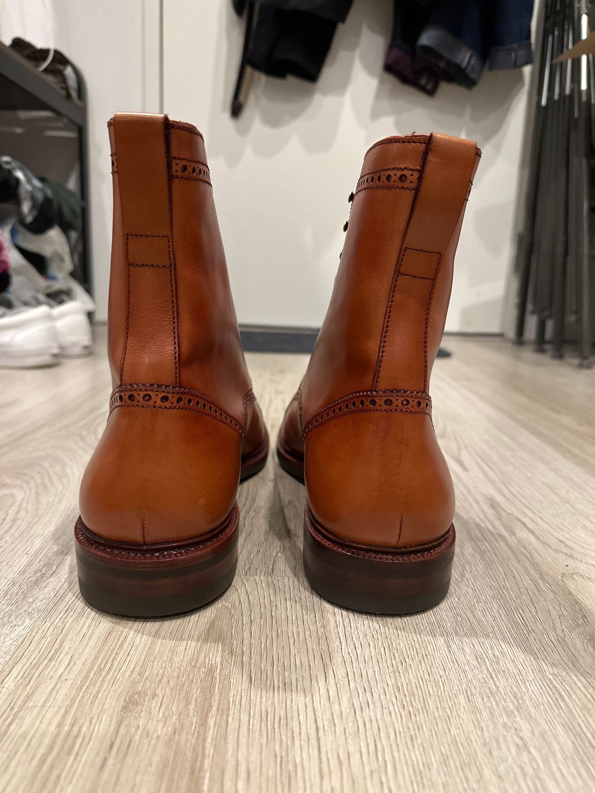 Photo by Darkkp on October 5, 2022 of the Carmina Toecap Brogue Jumper Boots 80459 in Unlisted Leather.