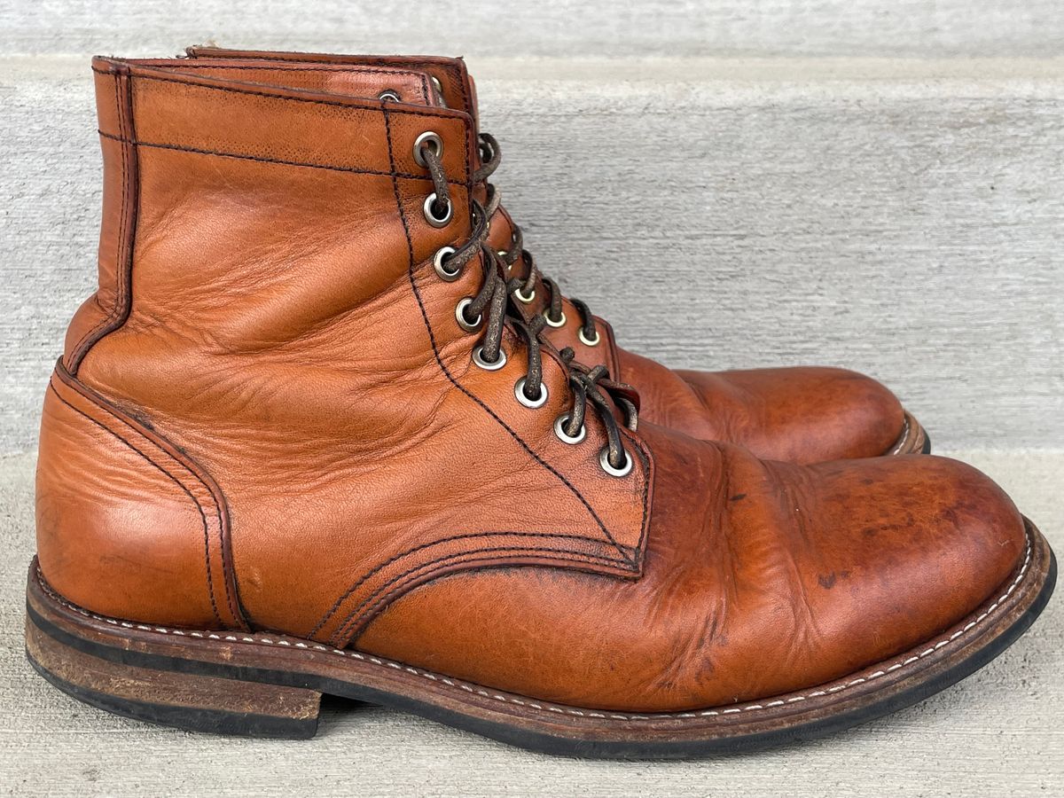 Photo by joem2 on April 1, 2024 of the Oak Street Bootmakers Trench Boot in Tempesti Brown Overdye Camello Asportabile.