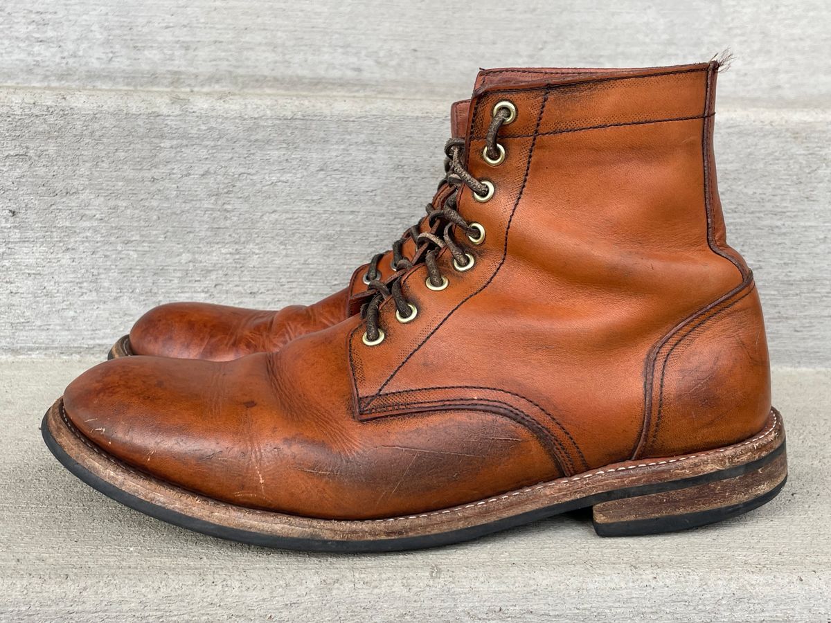 Photo by joem2 on April 1, 2024 of the Oak Street Bootmakers Trench Boot in Tempesti Brown Overdye Camello Asportabile.