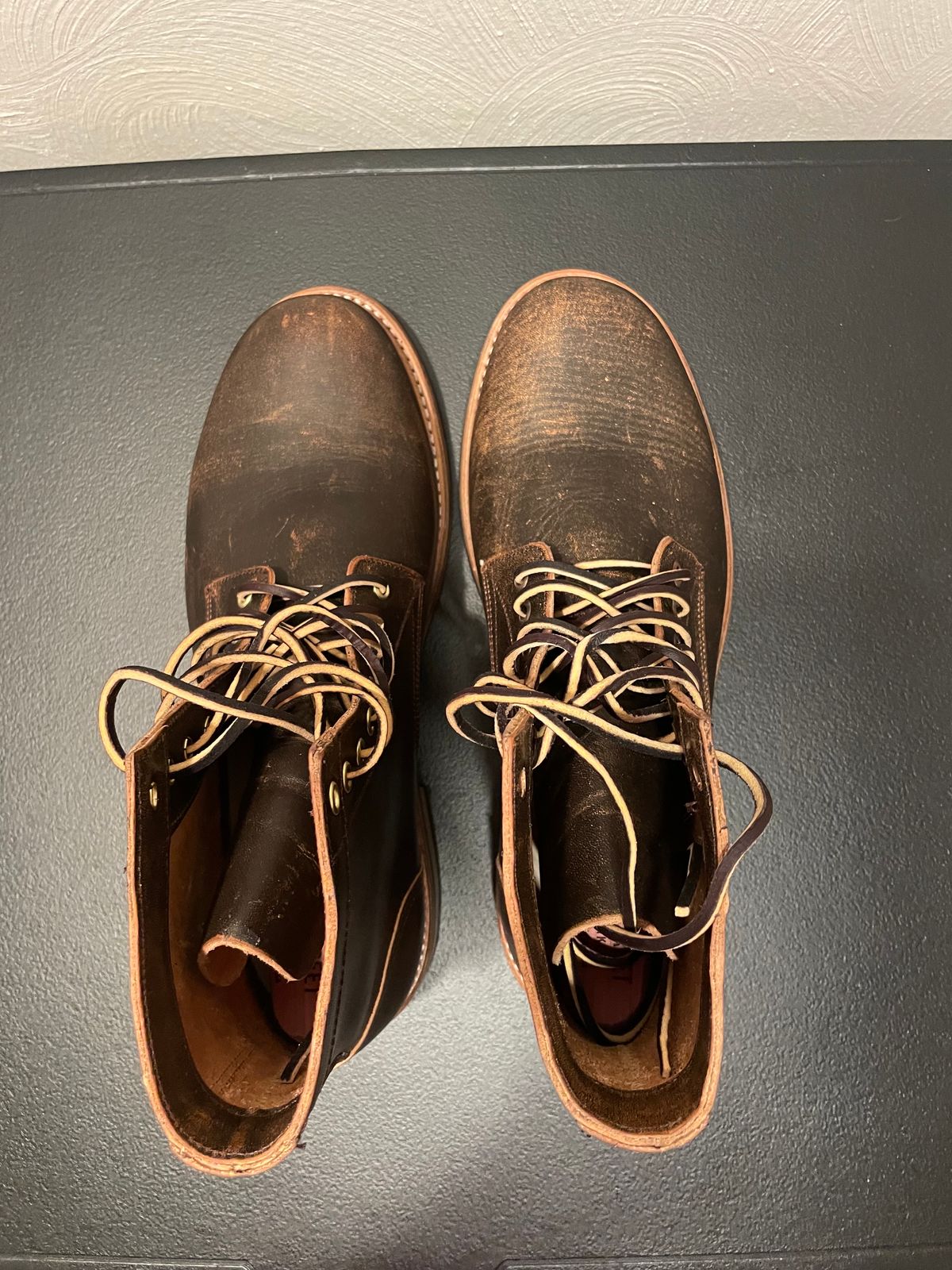 Photo by joem2 on October 1, 2023 of the Oak Street Bootmakers Trench Boot in Tempesti Brown Overdye Camello Asportabile.