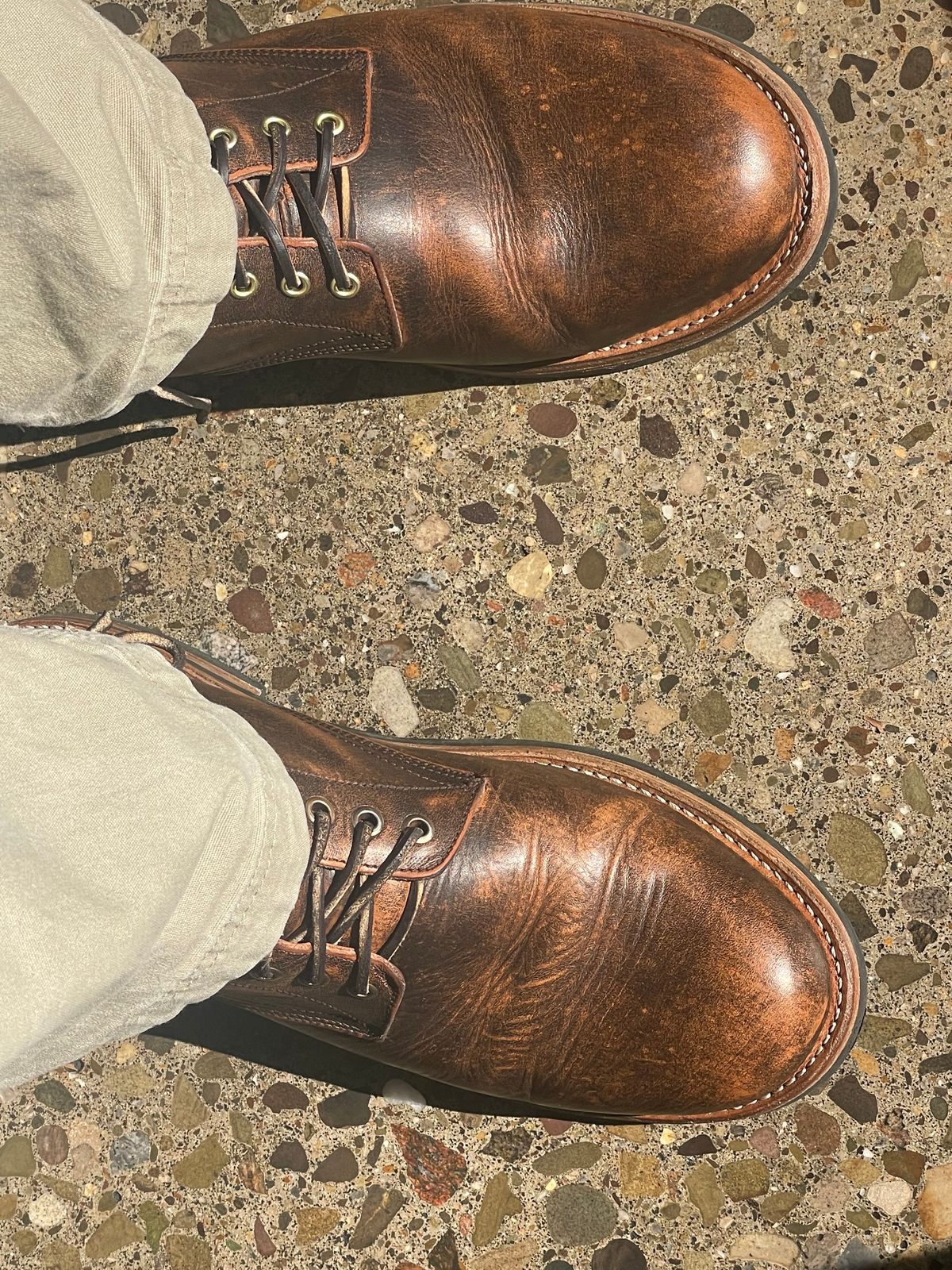 Photo by joem2 on October 23, 2023 of the Oak Street Bootmakers Trench Boot in Tempesti Brown Overdye Camello Asportabile.