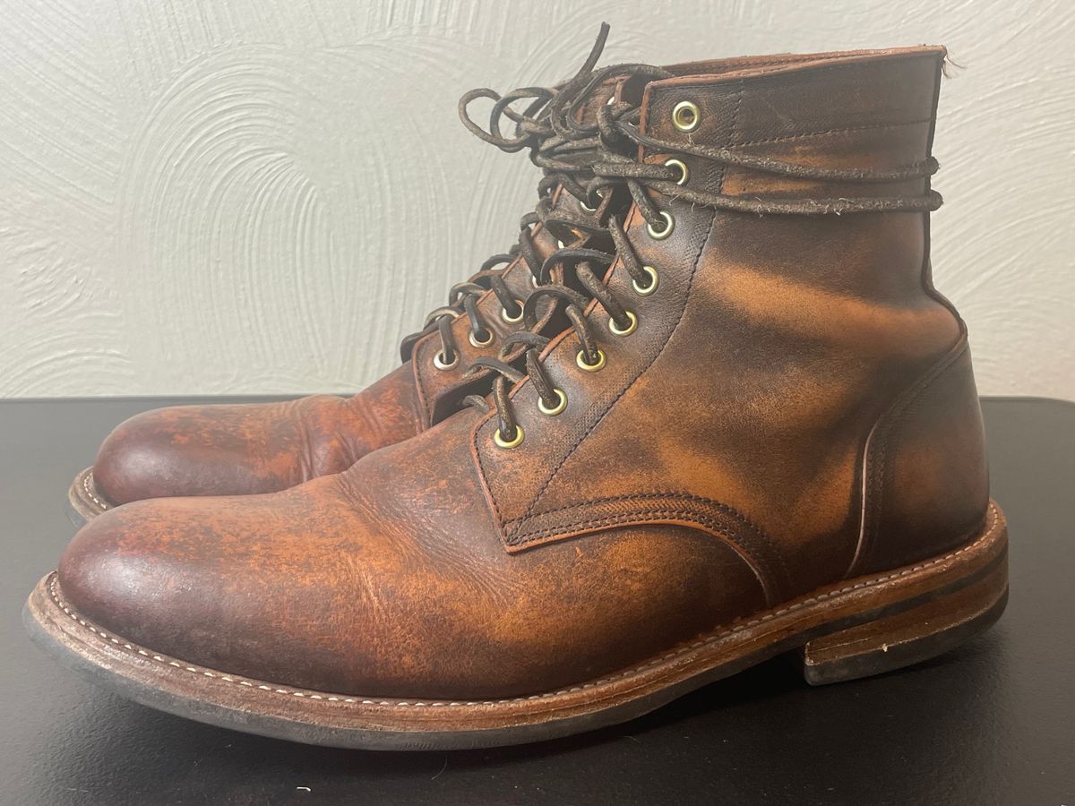 Photo by joem2 on November 1, 2023 of the Oak Street Bootmakers Trench Boot in Tempesti Brown Overdye Camello Asportabile.