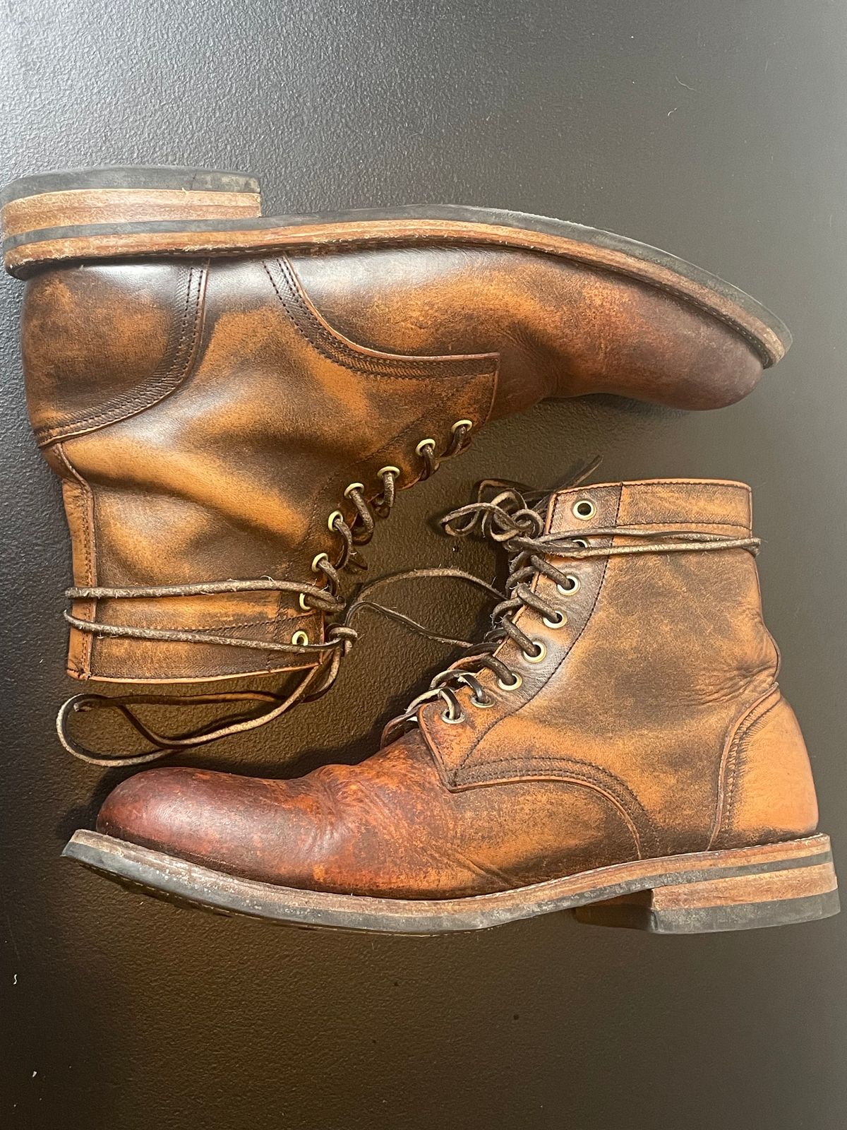 Photo by joem2 on November 1, 2023 of the Oak Street Bootmakers Trench Boot in Tempesti Brown Overdye Camello Asportabile.