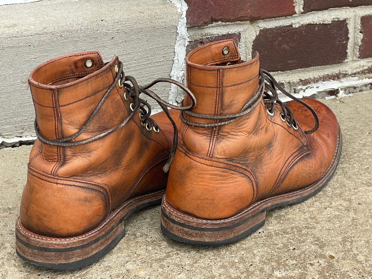 Photo by joem2 on January 1, 2024 of the Oak Street Bootmakers Trench Boot in Tempesti Brown Overdye Camello Asportabile.