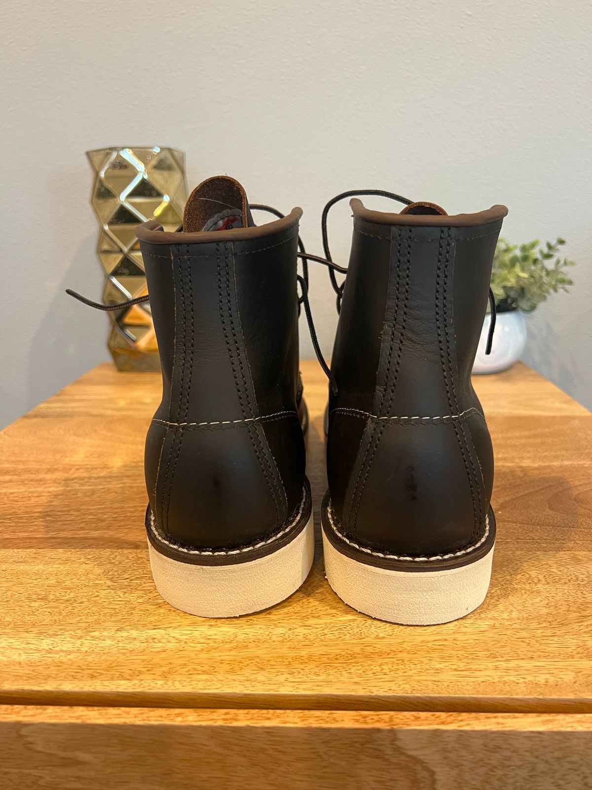 Photo by Blackbootpatina on October 1, 2022 of the Red Wing 6-Inch Classic Moc in S.B. Foot Black Prairie.