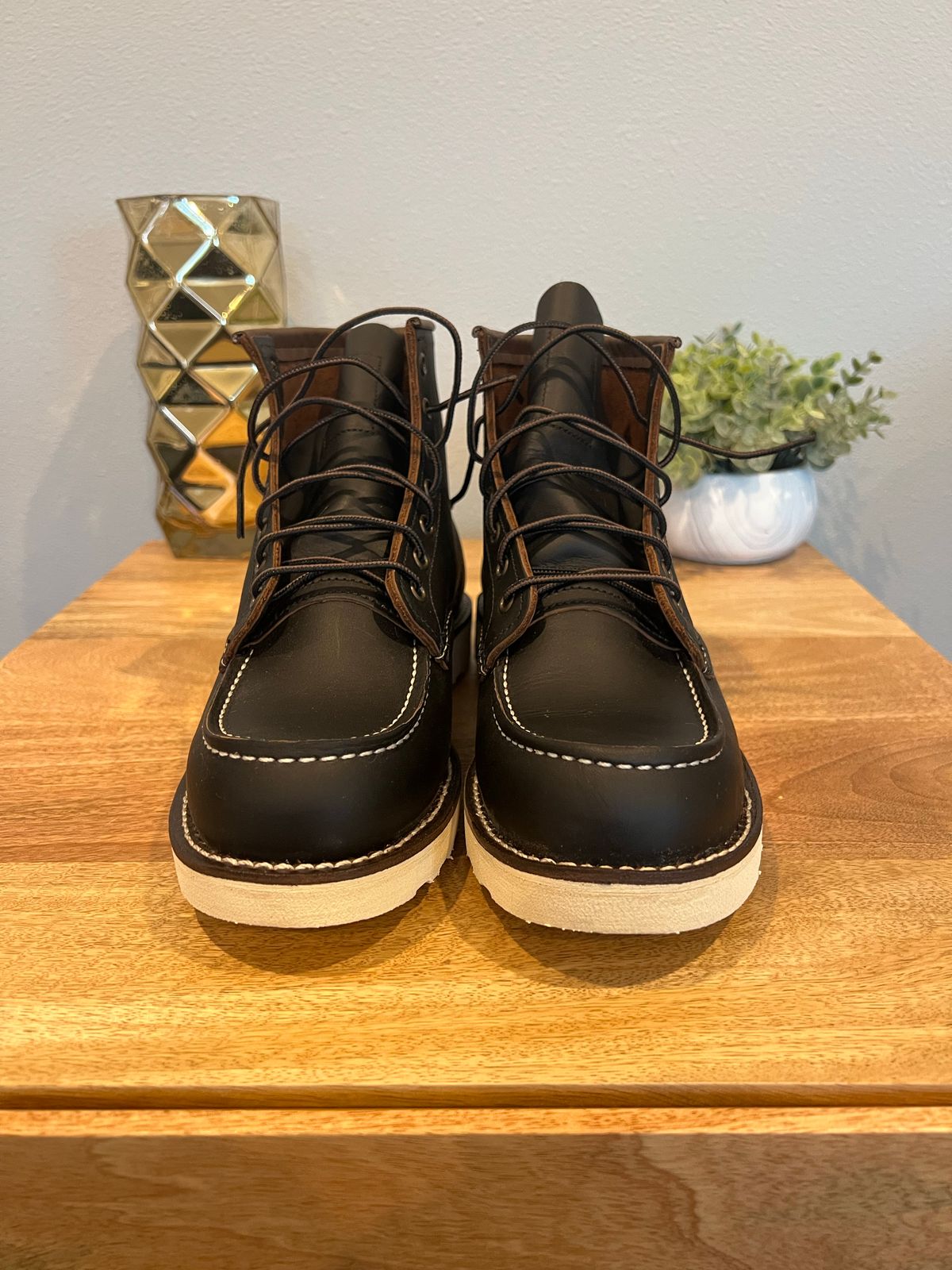 Photo by Blackbootpatina on October 1, 2022 of the Red Wing 6-Inch Classic Moc in S.B. Foot Black Prairie.