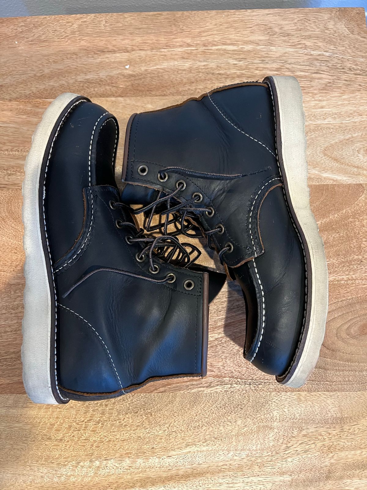 Photo by Blackbootpatina on December 4, 2022 of the Red Wing 6-Inch Classic Moc in S.B. Foot Black Prairie.