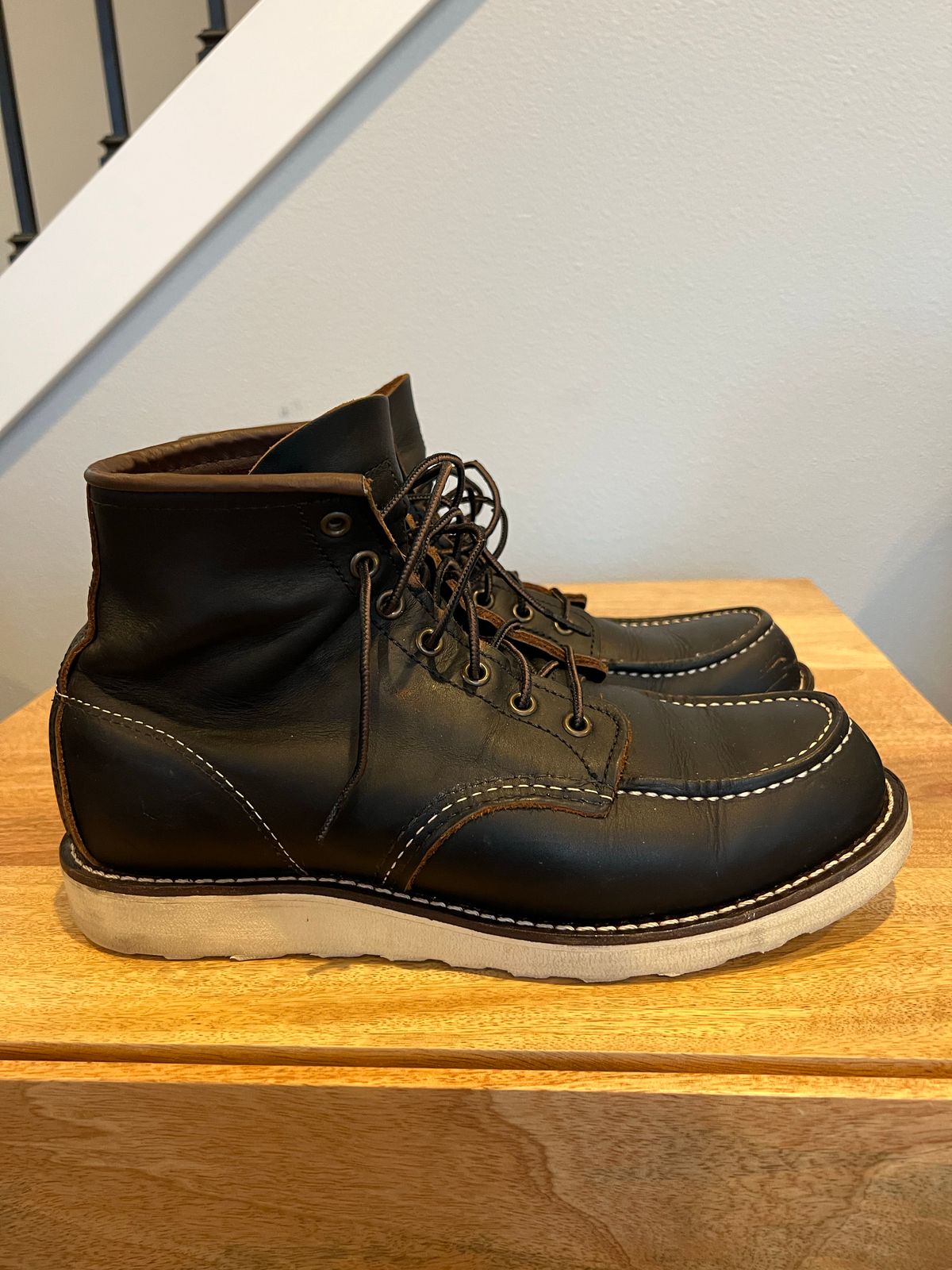 Photo by Blackbootpatina on December 4, 2022 of the Red Wing 6-Inch Classic Moc in S.B. Foot Black Prairie.