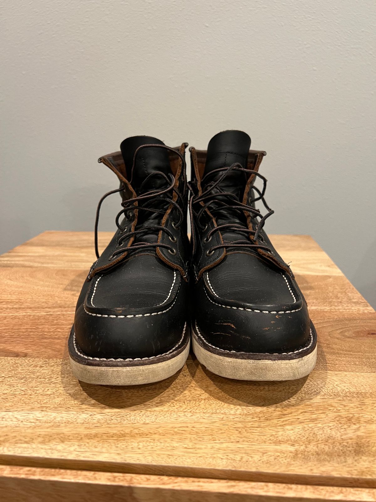 Photo by Blackbootpatina on January 4, 2023 of the Red Wing 6-Inch Classic Moc in S.B. Foot Black Prairie.