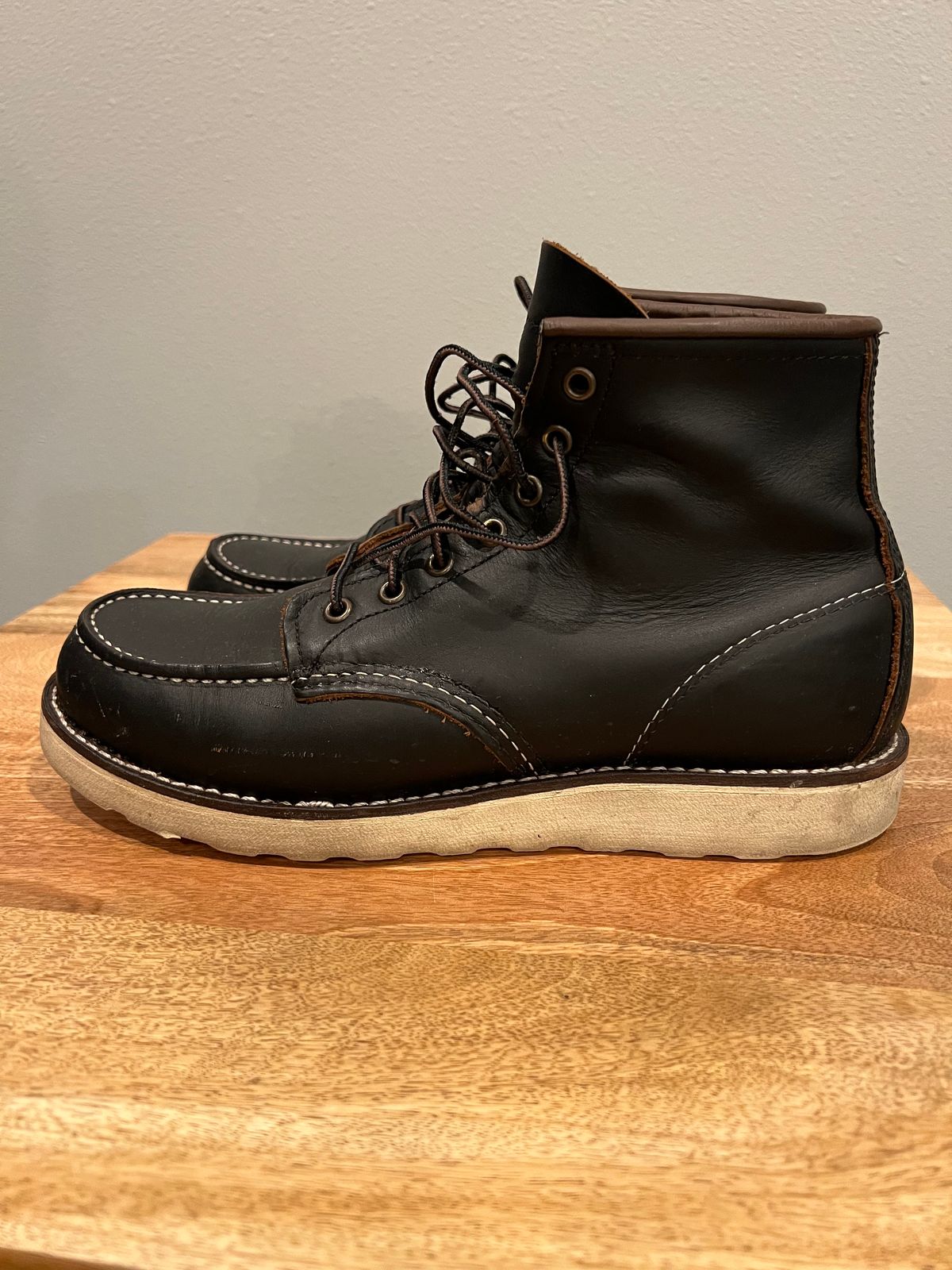 Photo by Blackbootpatina on January 4, 2023 of the Red Wing 6-Inch Classic Moc in S.B. Foot Black Prairie.