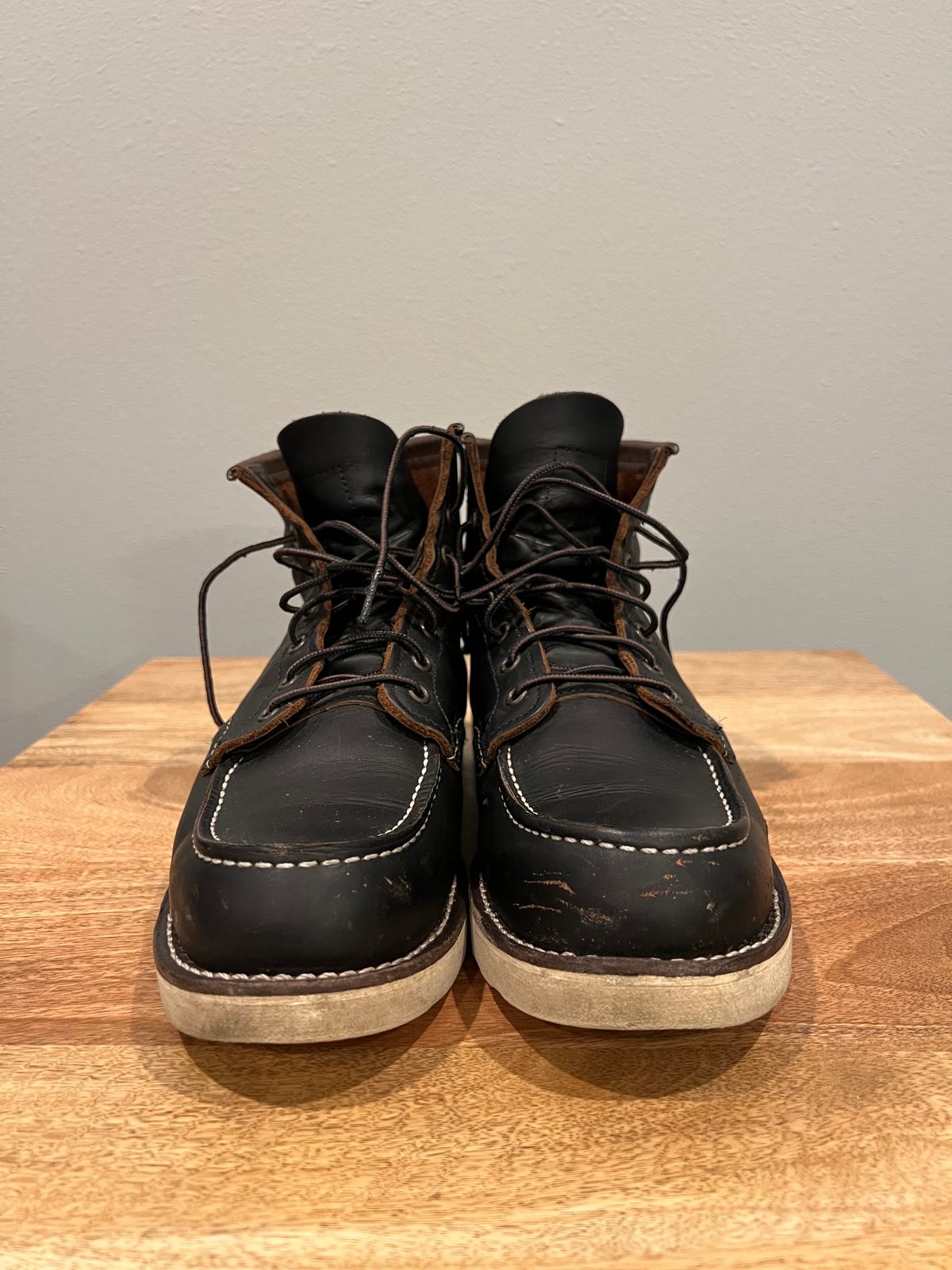 Photo by Blackbootpatina on February 3, 2023 of the Red Wing 6-Inch Classic Moc in S.B. Foot Black Prairie.