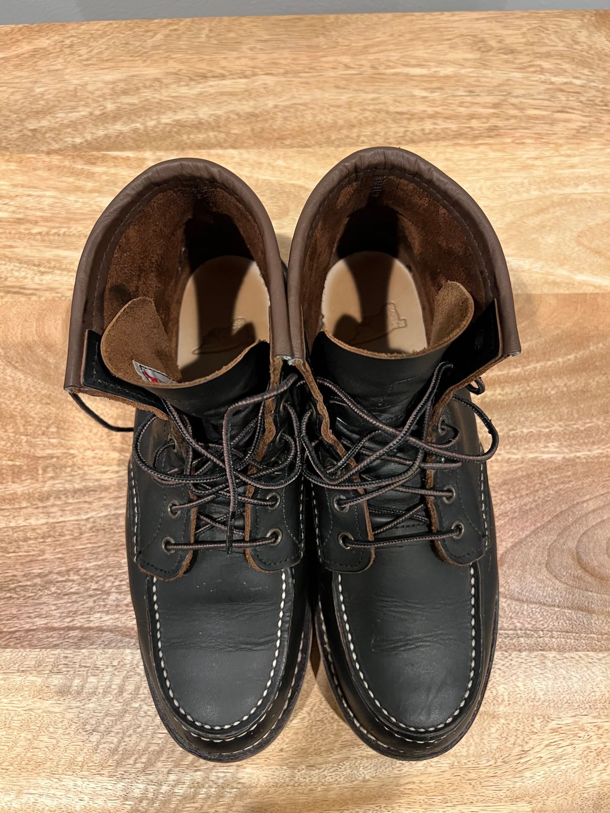 Photo by Blackbootpatina on February 3, 2023 of the Red Wing 6-Inch Classic Moc in S.B. Foot Black Prairie.