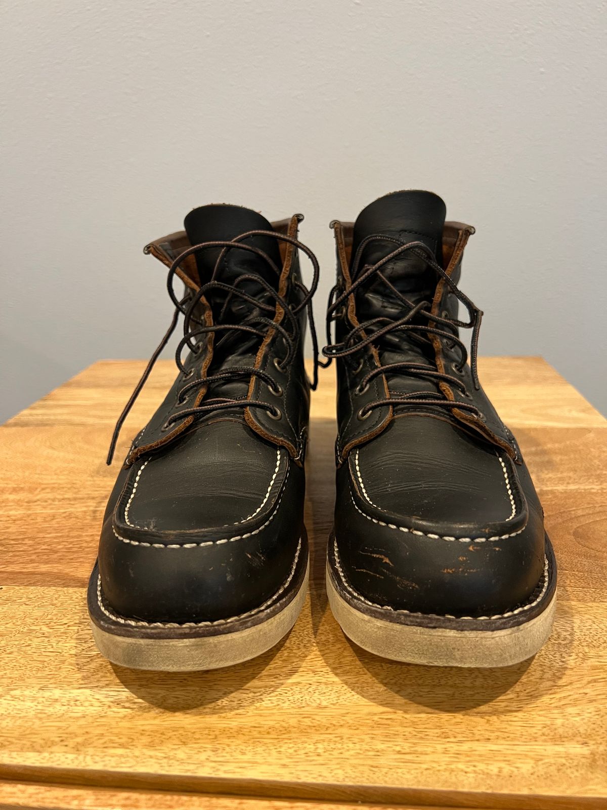 Photo by Blackbootpatina on March 2, 2023 of the Red Wing 6-Inch Classic Moc in S.B. Foot Black Prairie.