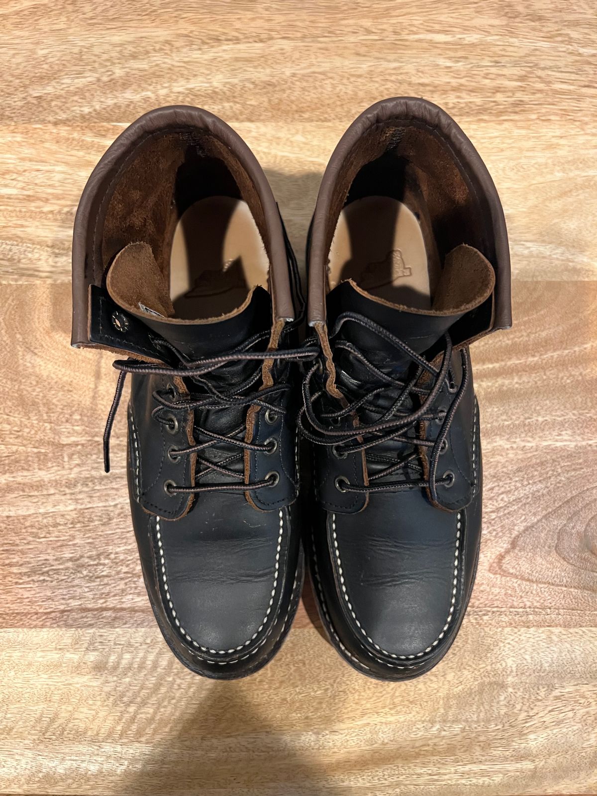 Photo by Blackbootpatina on March 2, 2023 of the Red Wing 6-Inch Classic Moc in S.B. Foot Black Prairie.