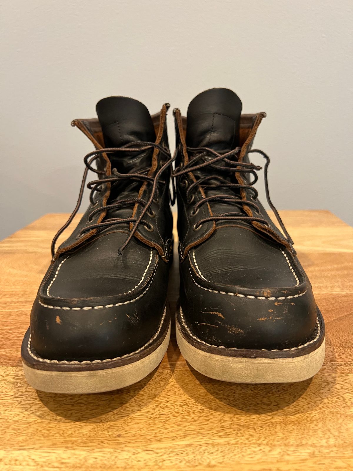 Photo by Blackbootpatina on April 3, 2023 of the Red Wing 6-Inch Classic Moc in S.B. Foot Black Prairie.