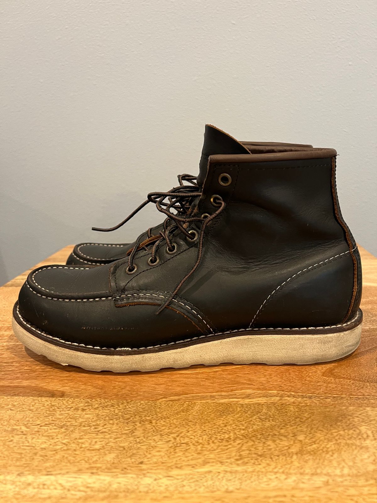 Photo by Blackbootpatina on April 3, 2023 of the Red Wing 6-Inch Classic Moc in S.B. Foot Black Prairie.