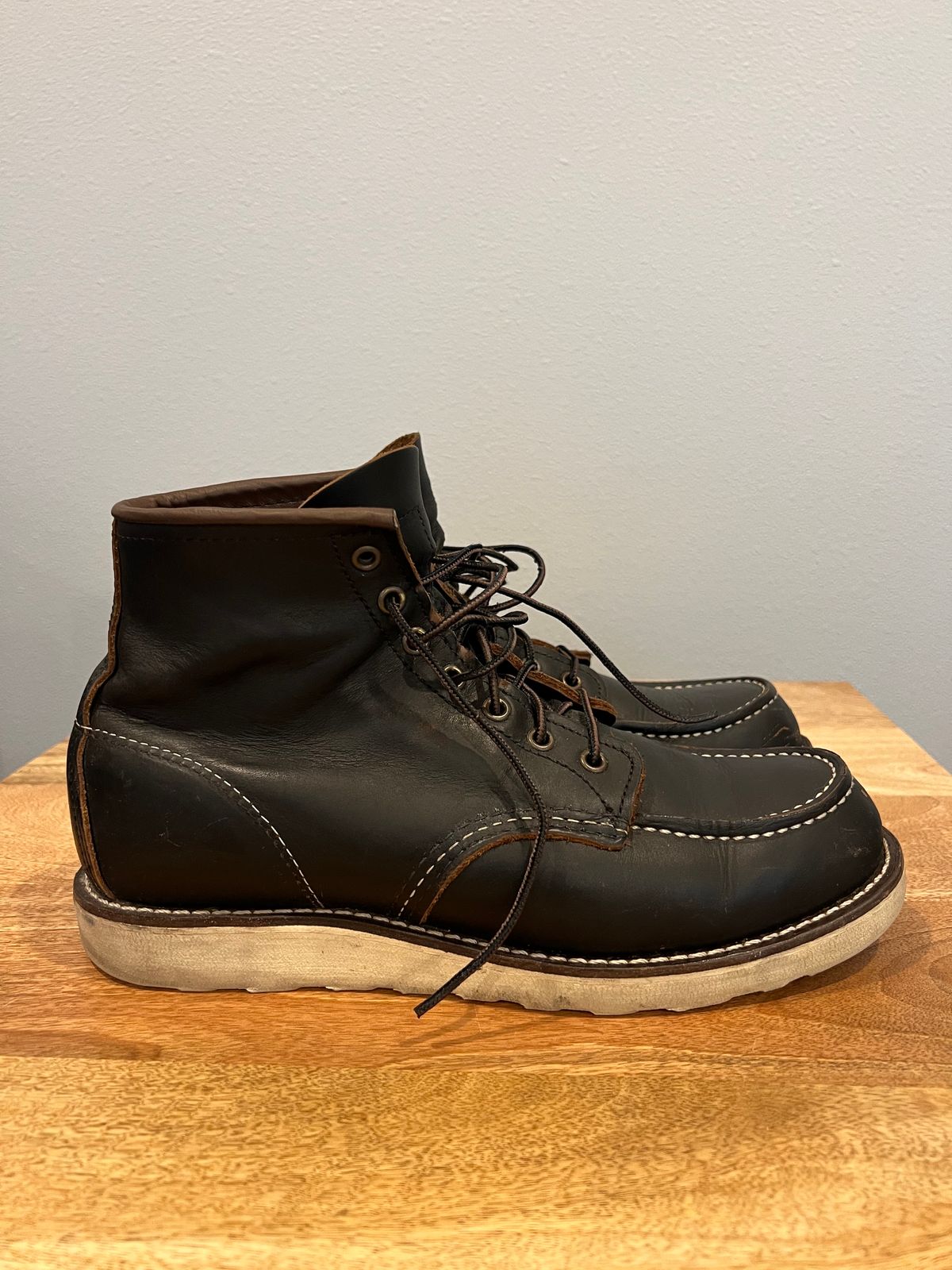 Photo by Blackbootpatina on April 3, 2023 of the Red Wing 6-Inch Classic Moc in S.B. Foot Black Prairie.