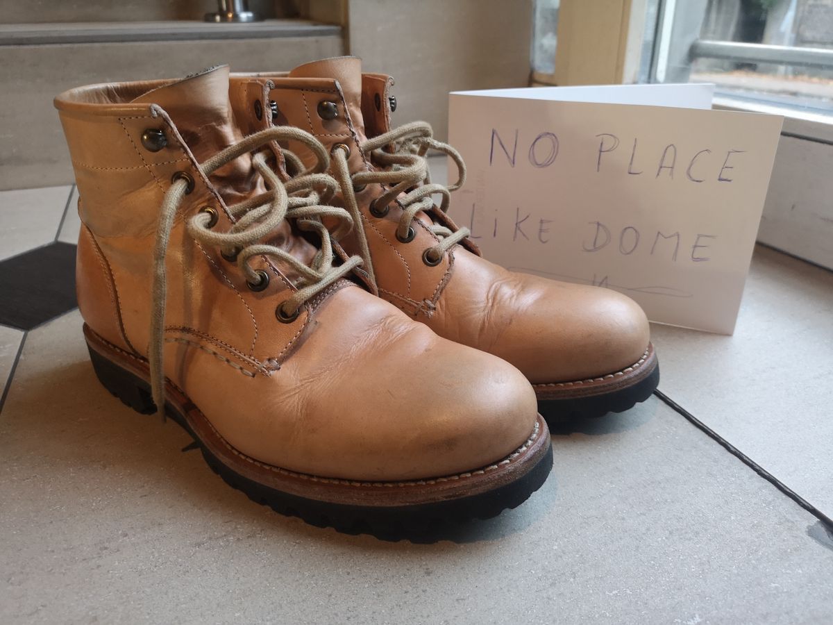 Photo by Bruised_and_faded on November 5, 2022 of the Butts and Shoulders The Worker Boots in Natural Leather.