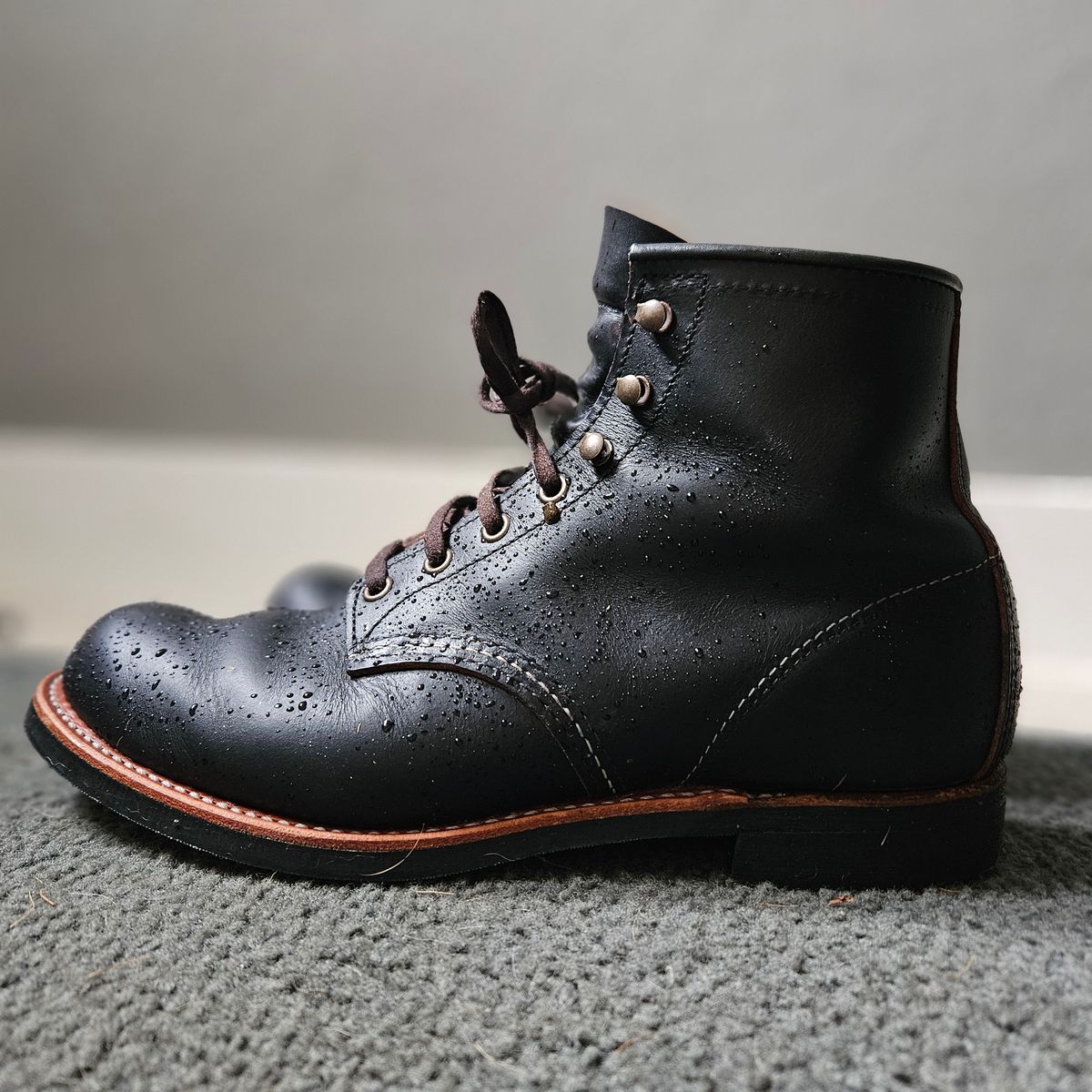 Photo by Bruised_and_faded on October 14, 2024 of the Red Wing Blacksmith in S.B. Foot Black Prairie.
