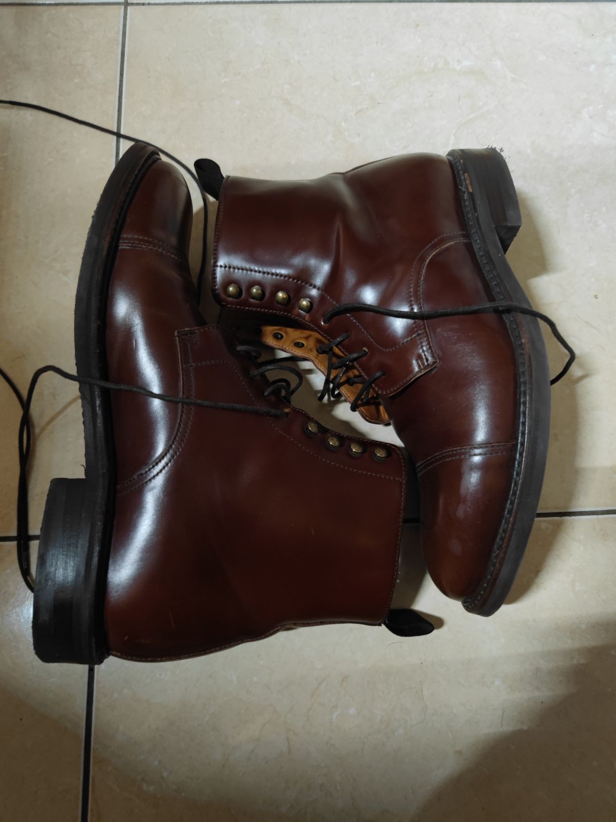 Photo by mognite on January 6, 2023 of the Berwick 1707 321 Cap Toe Boot in Unlisted Leather.