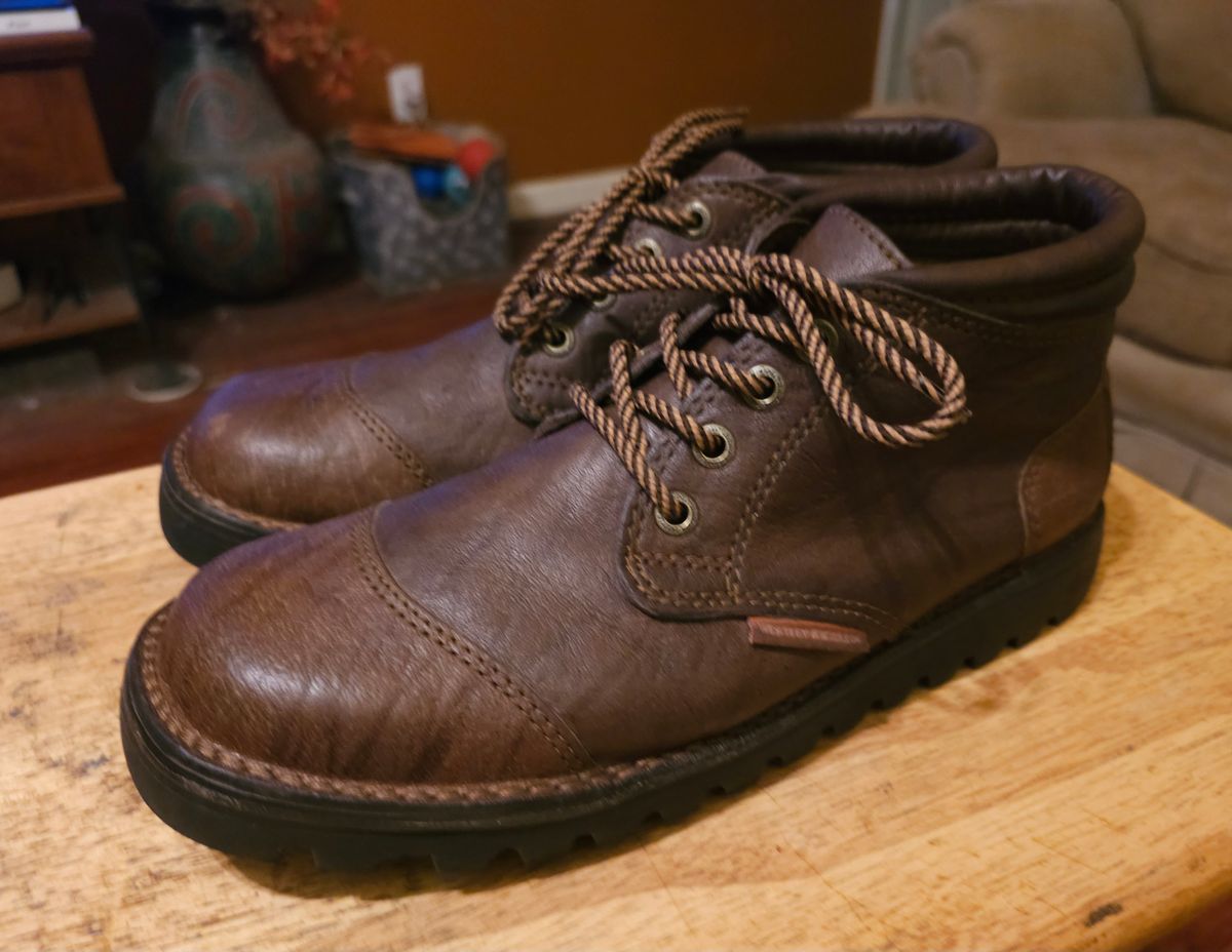 Photo by AlabamaBlacksmith on October 2, 2023 of the Westley Richards Courtney Boots Trackers in Courtney African Cape.