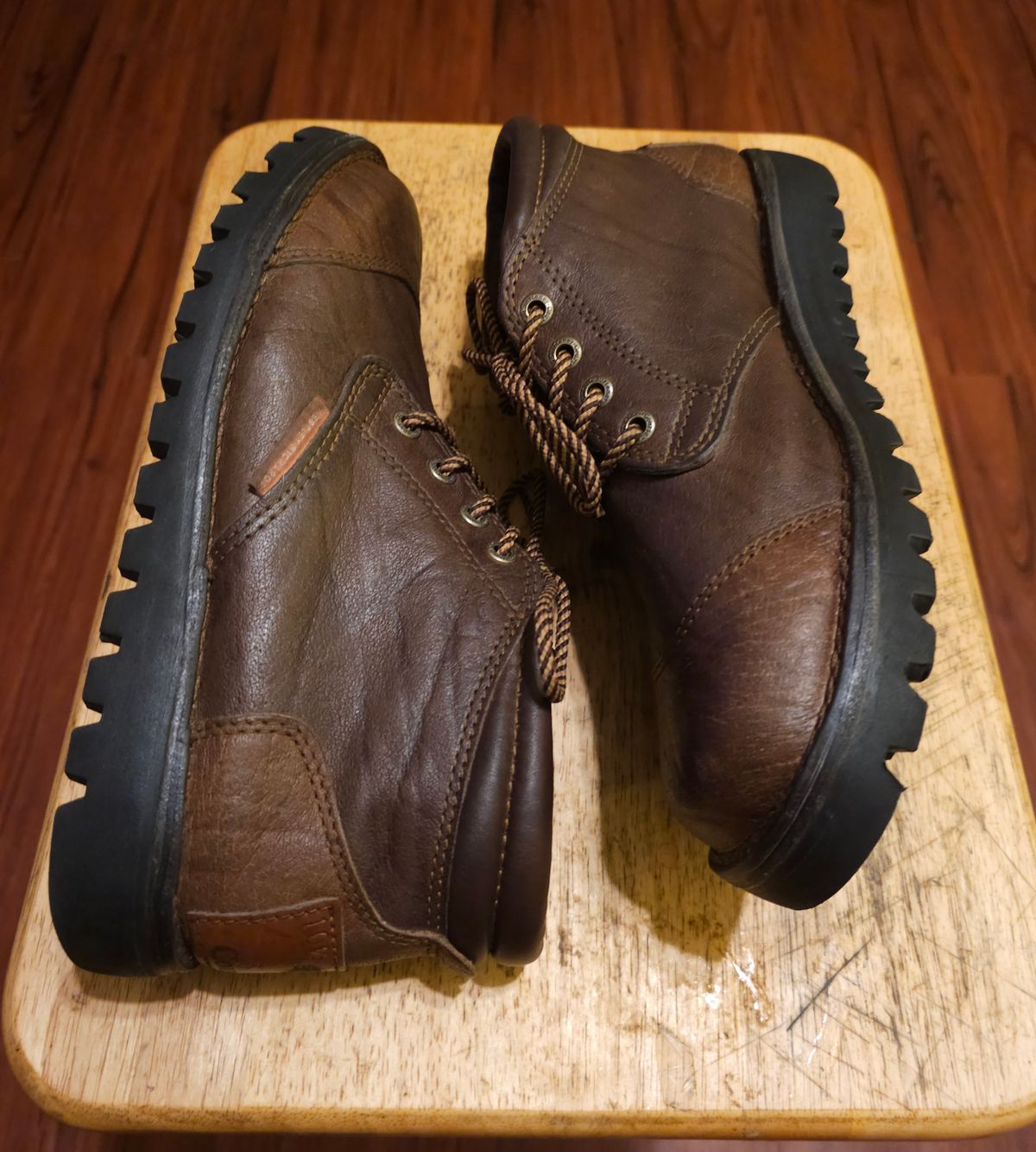Photo by AlabamaBlacksmith on October 2, 2023 of the Westley Richards Courtney Boots Trackers in Courtney African Cape.