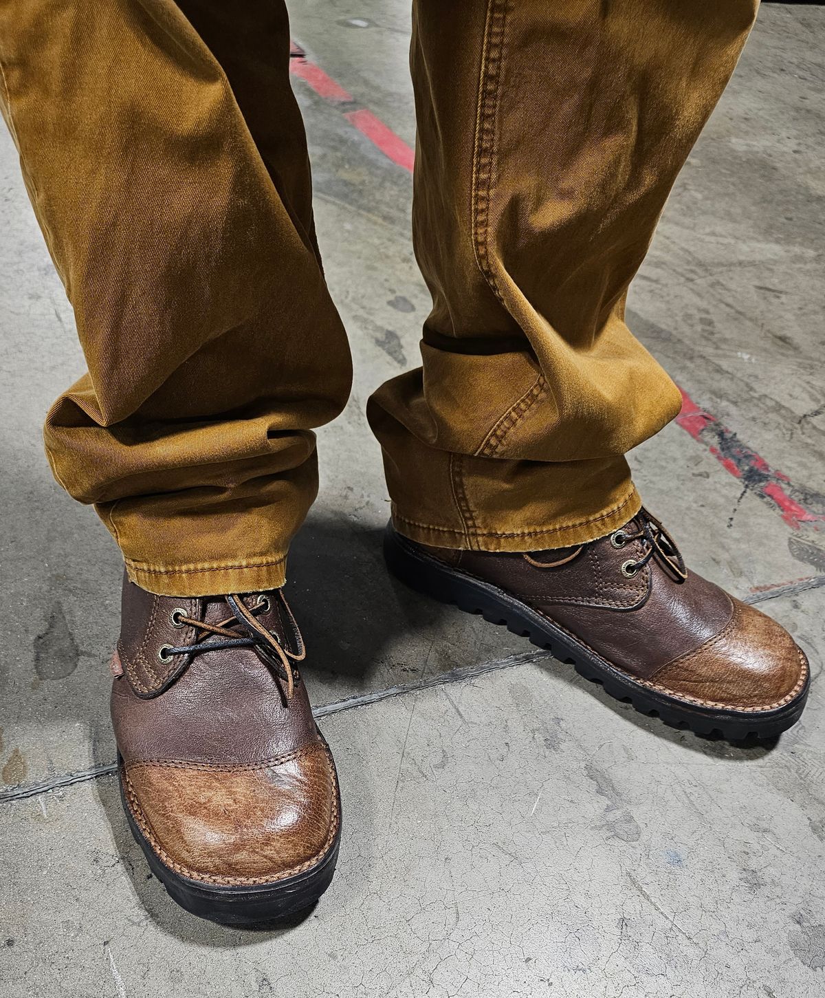 Photo by AlabamaBlacksmith on October 12, 2023 of the Westley Richards Courtney Boots Trackers in Courtney African Cape.