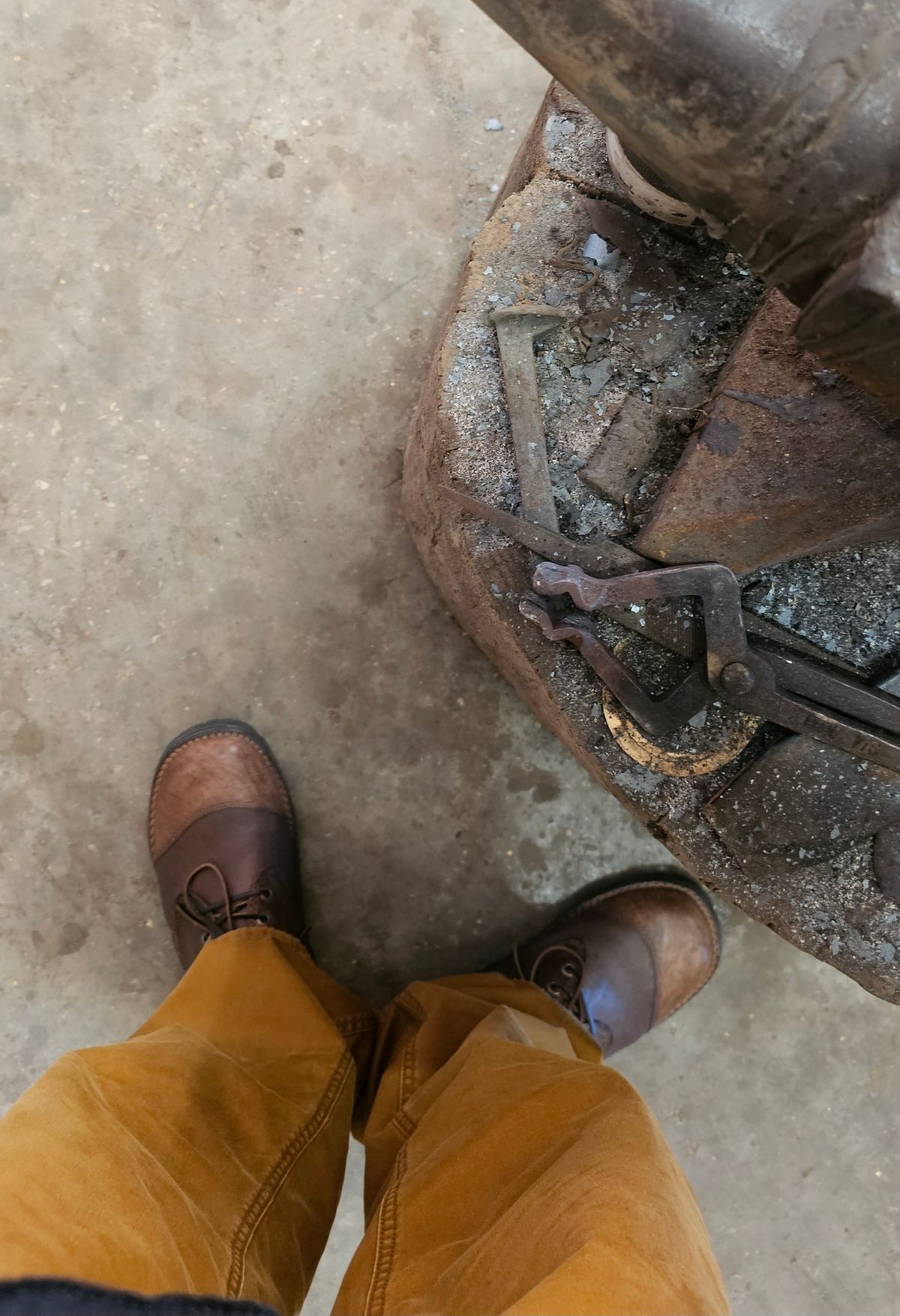 Photo by AlabamaBlacksmith on October 14, 2023 of the Westley Richards Courtney Boots Trackers in Courtney African Cape.